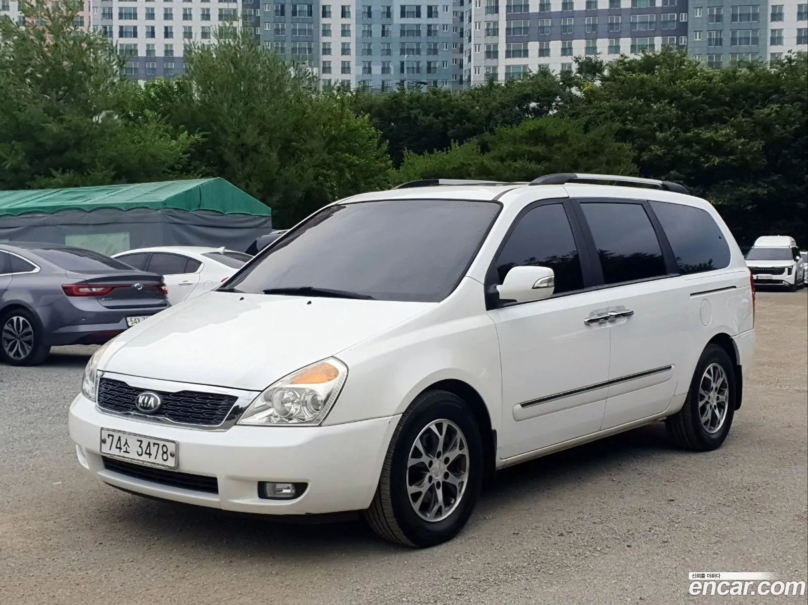 Kia Carnival R 2014 — 3