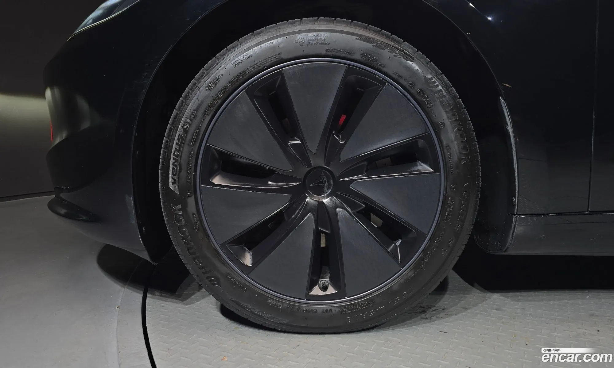Tesla Model 3 2024 LRW3E7FS8RC127457 — 2