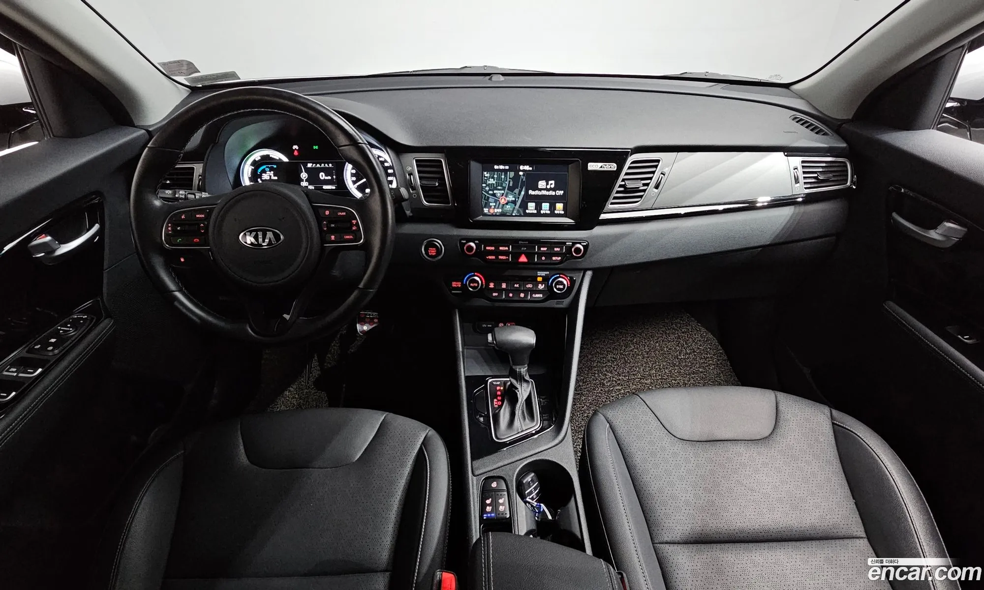 Kia Niro 2017 — 2