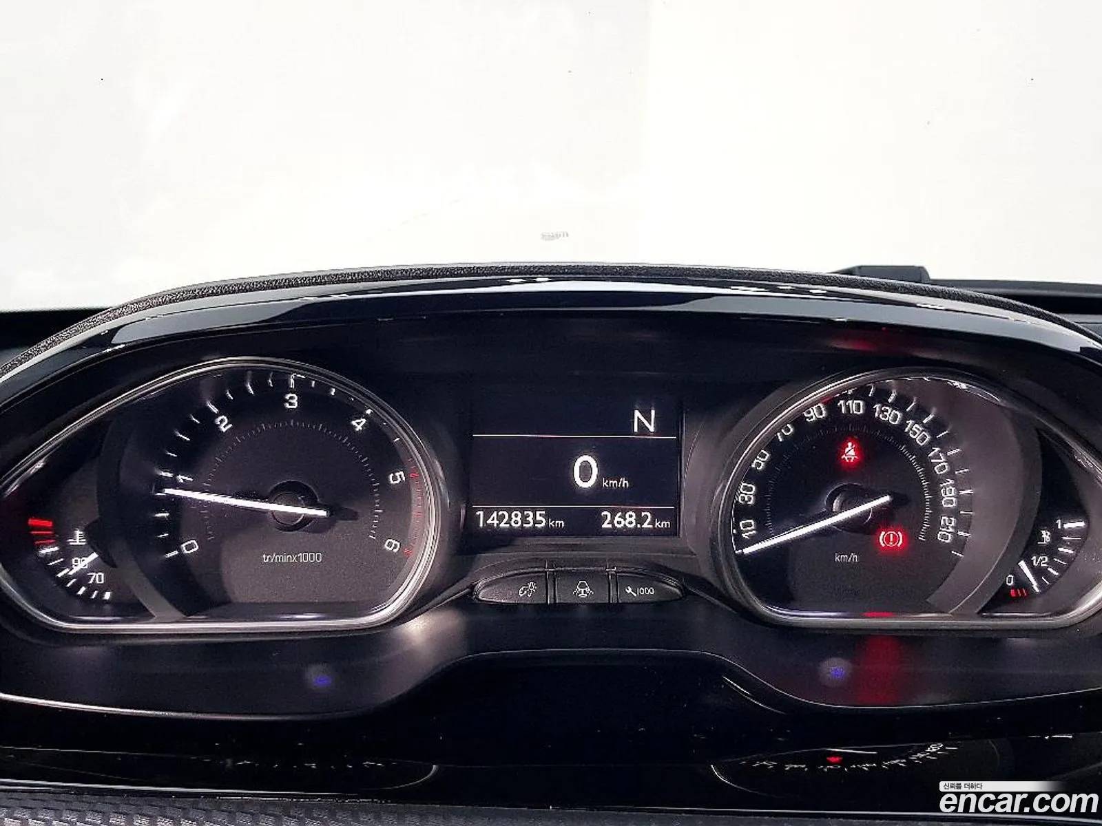 Peugeot 2008 2015 — 19