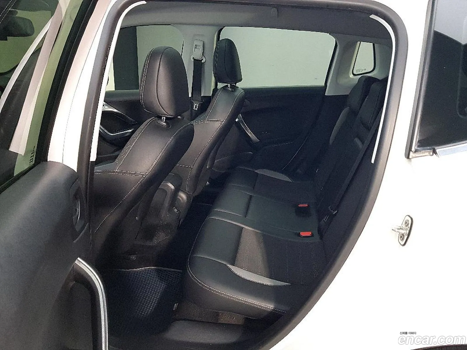 Peugeot 2008 2015 — 11