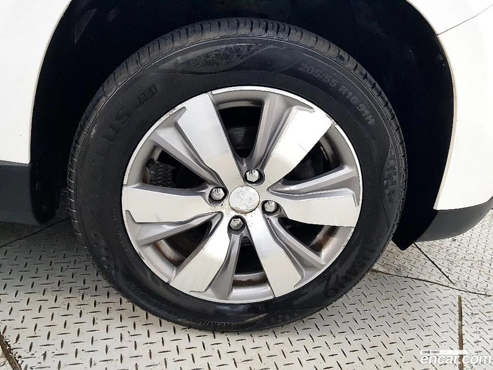 Peugeot 2008 2015 — 4