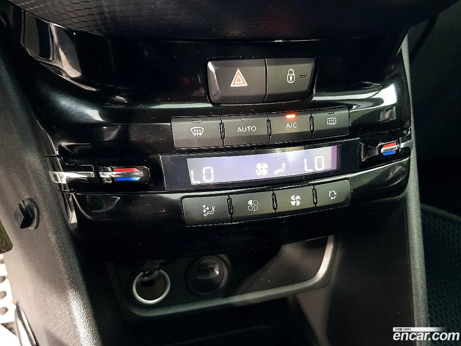 Peugeot 2008 2015 — 13