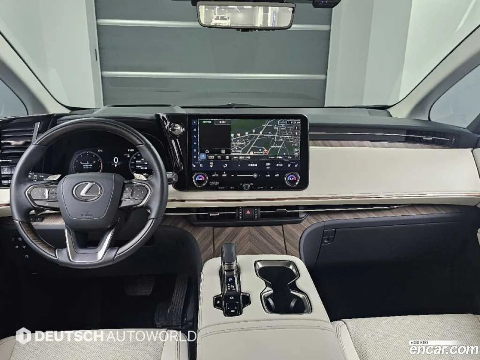 Lexus LM 2025 — 11