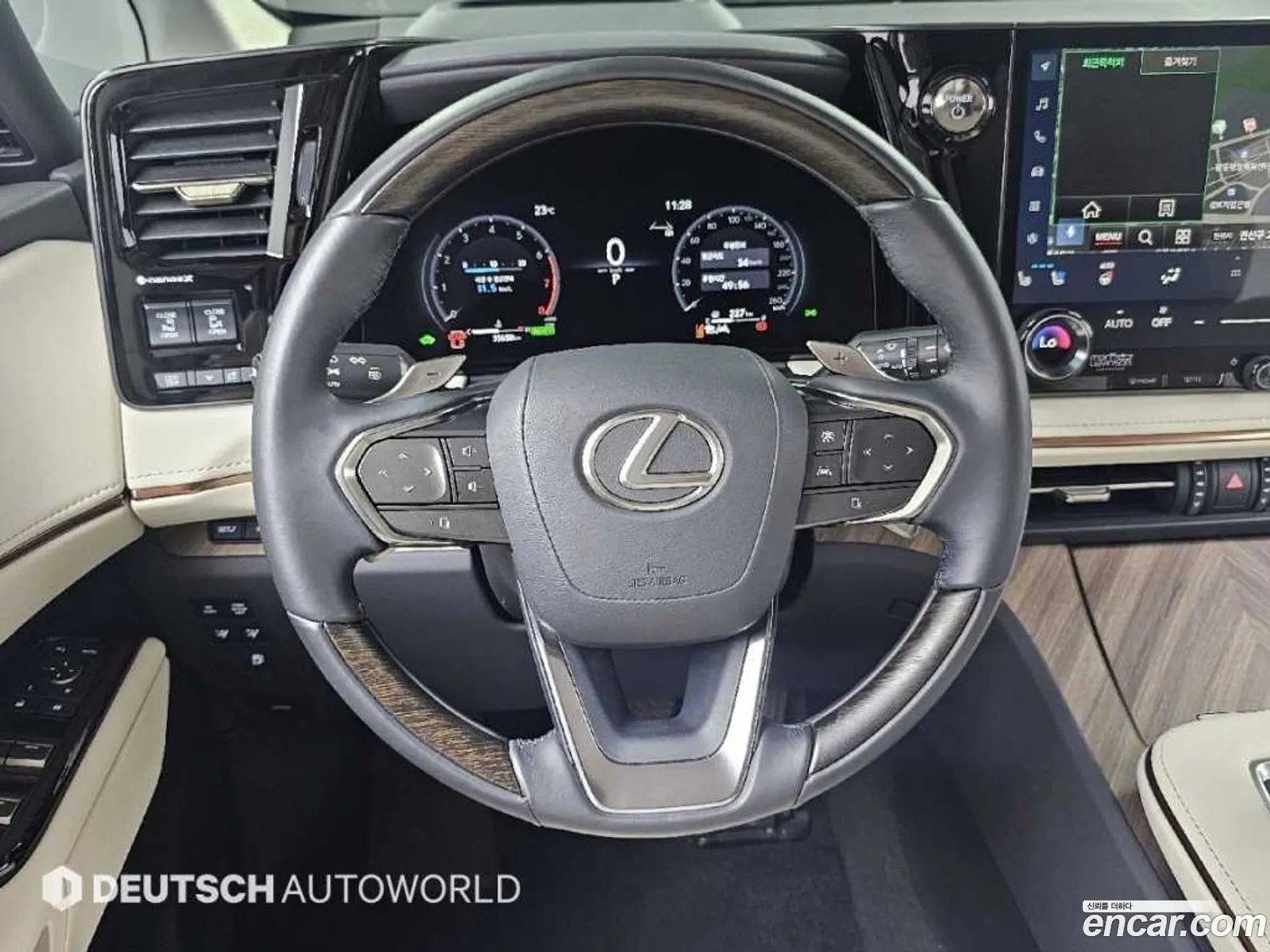 Lexus LM 2025 — 12