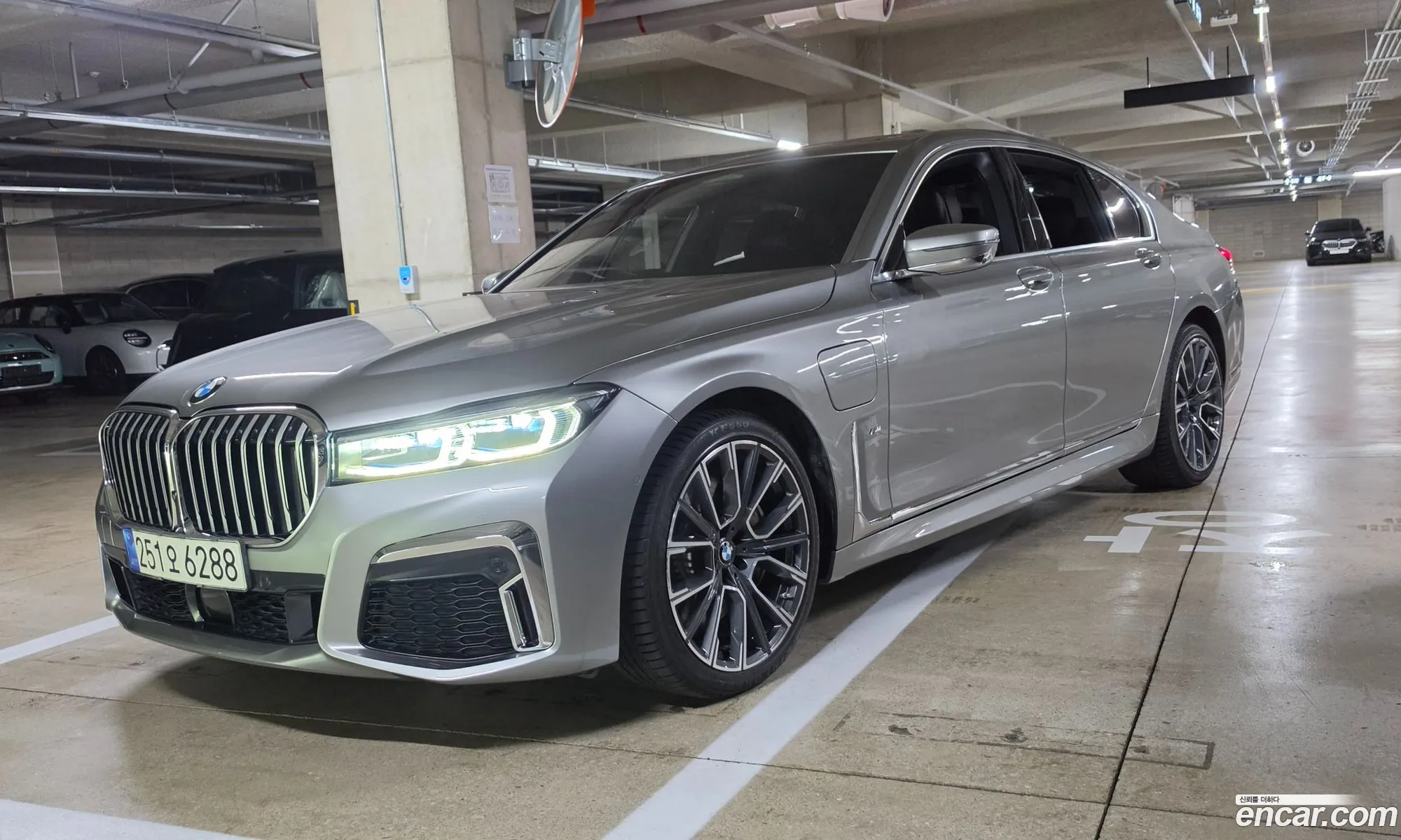 BMW 7 Series 2021 — 17
