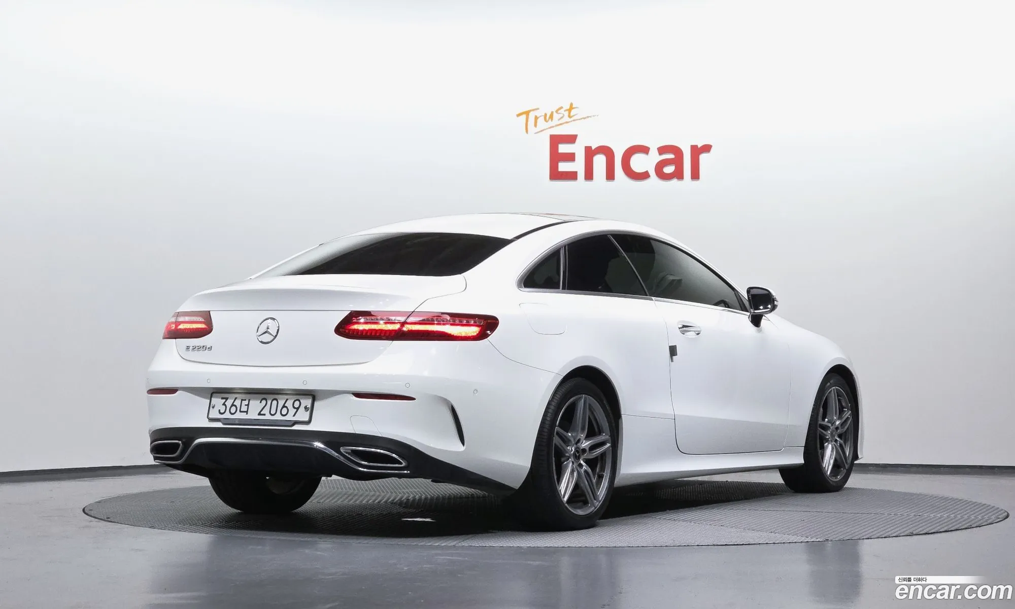 Mercedes-Benz E-Class W213 2018 — 13