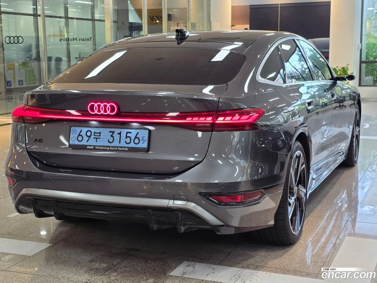 Audi A6 e-tron 2025 — 8