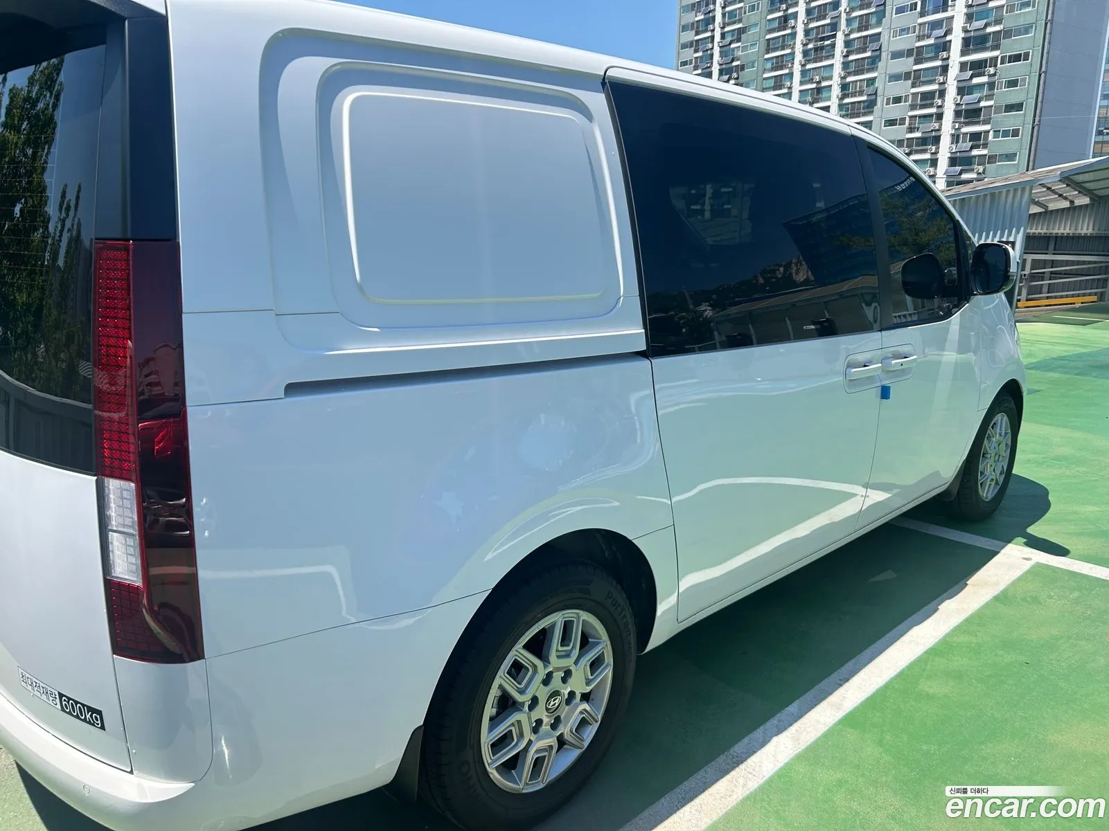 Hyundai Staria 2025 — 2
