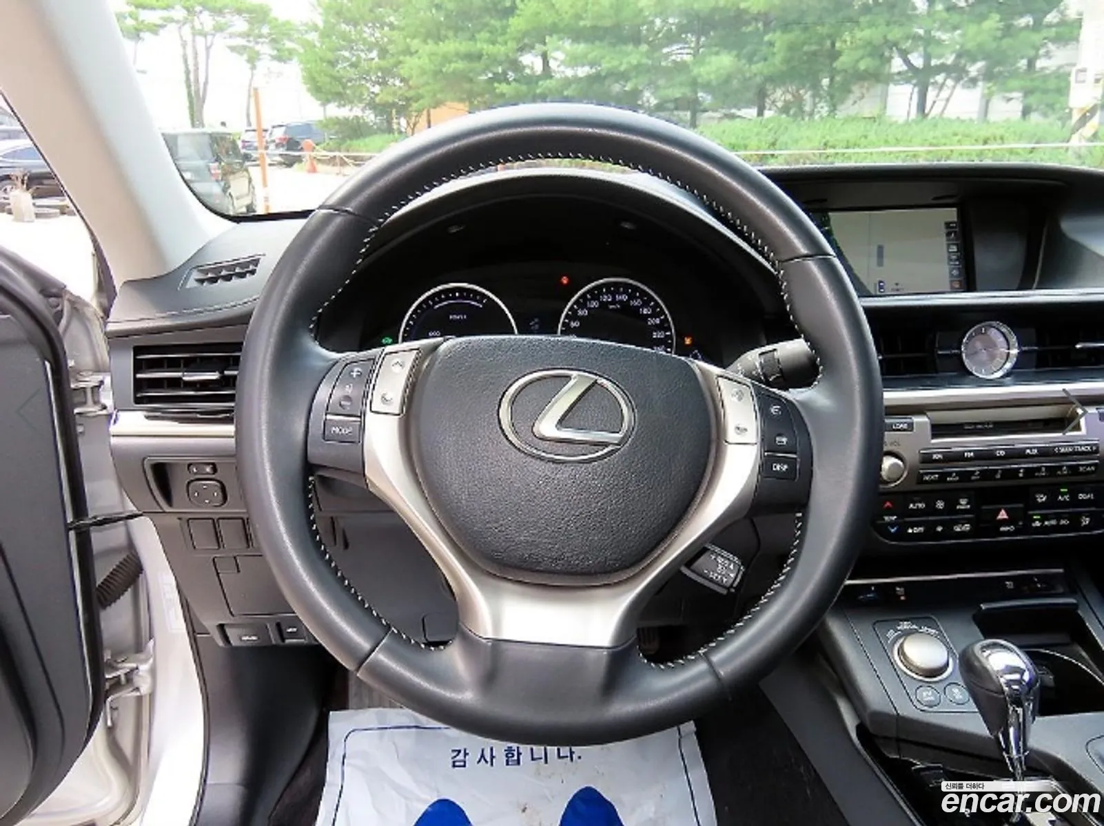 Lexus ES300h 2014 — 5