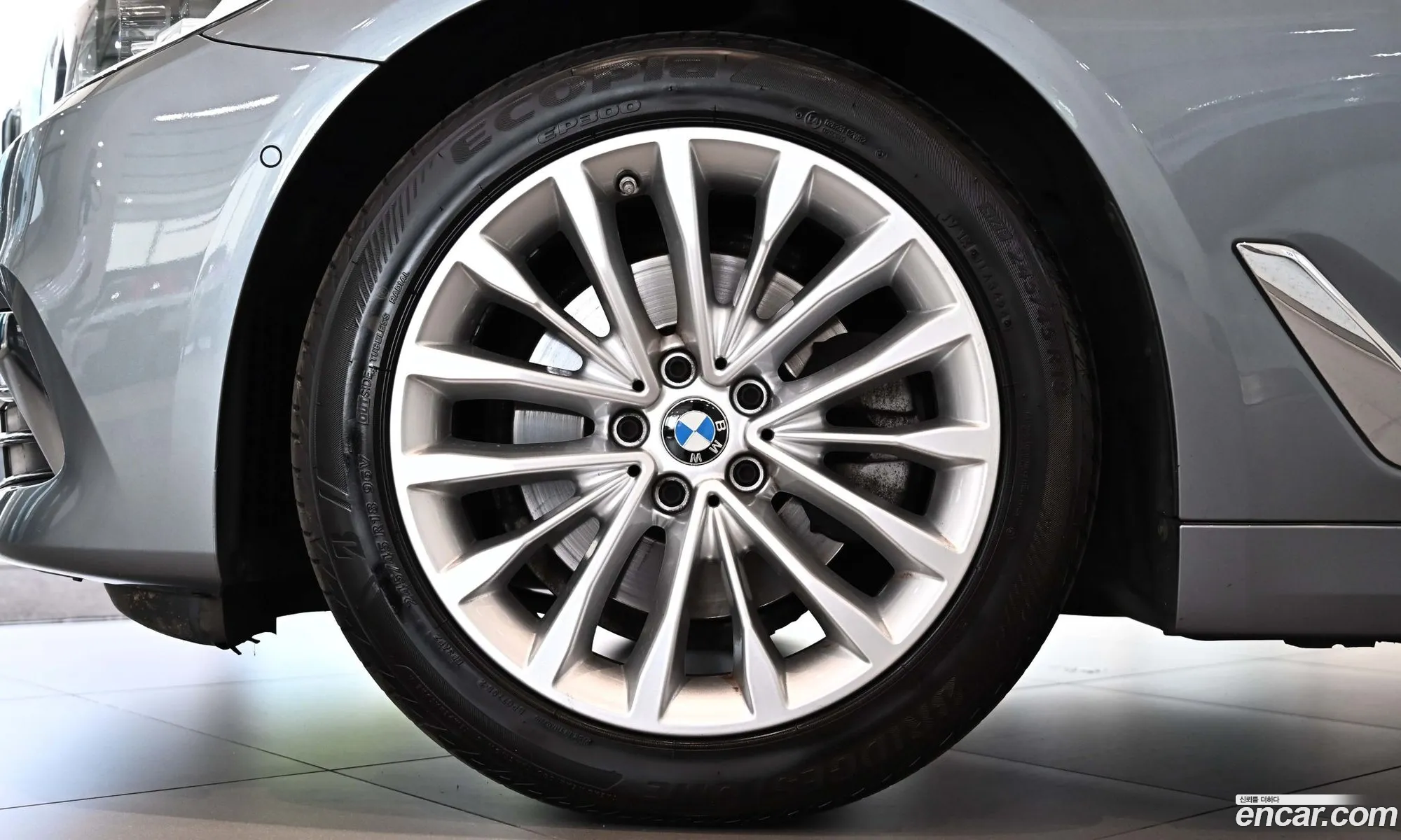 BMW 5 Series 2019 — 14