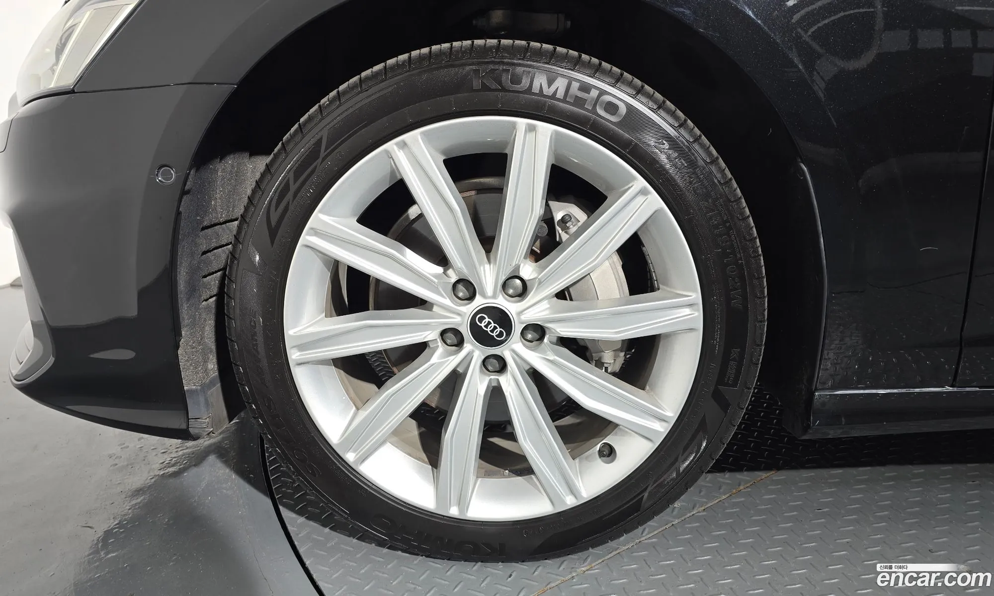 Audi A6 2021 WAUZZZF23MN085271 — 3