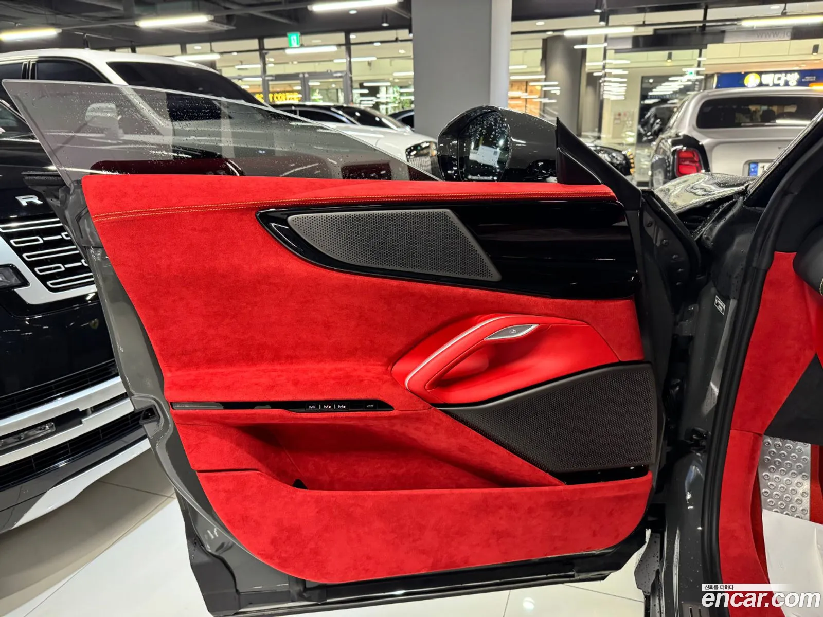 Ferrari Purosangue 2025 — 4