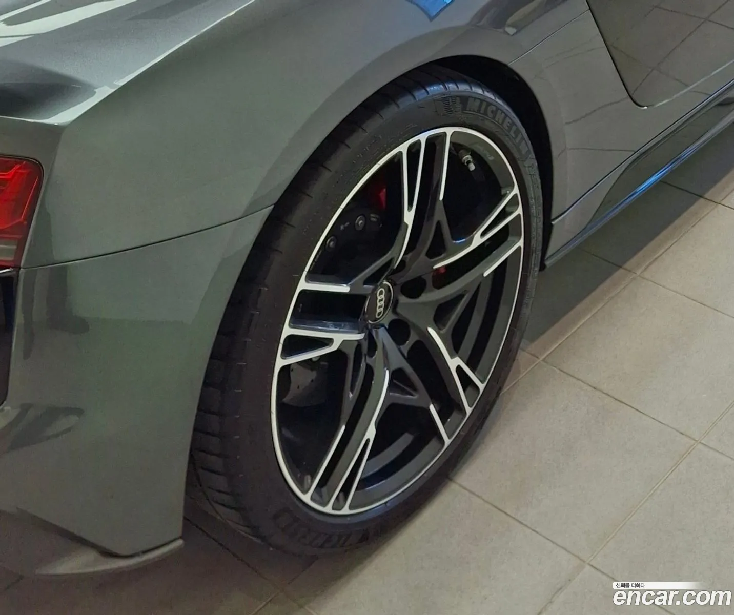 Audi R8 2021 — 7
