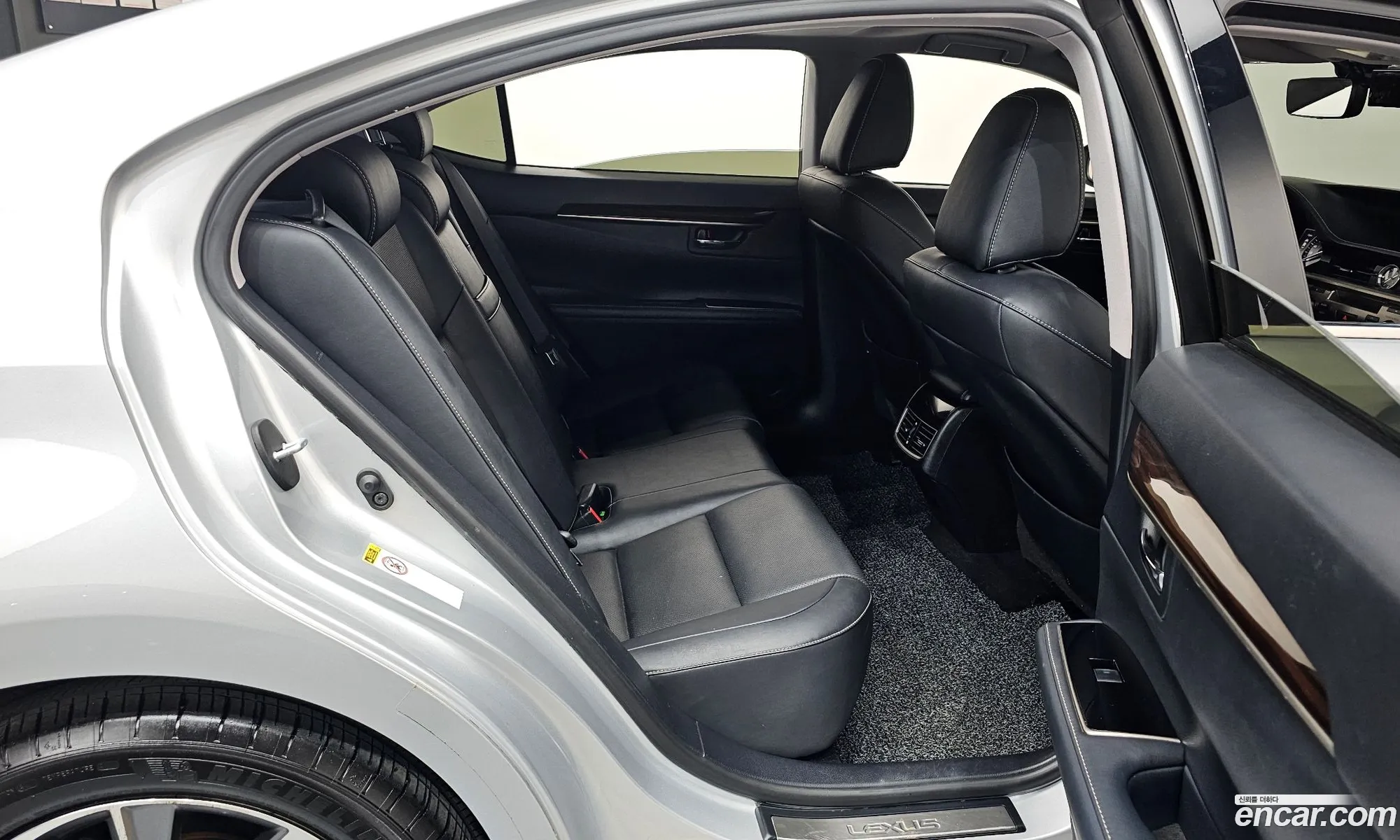 Lexus ES300h 2015 — 6