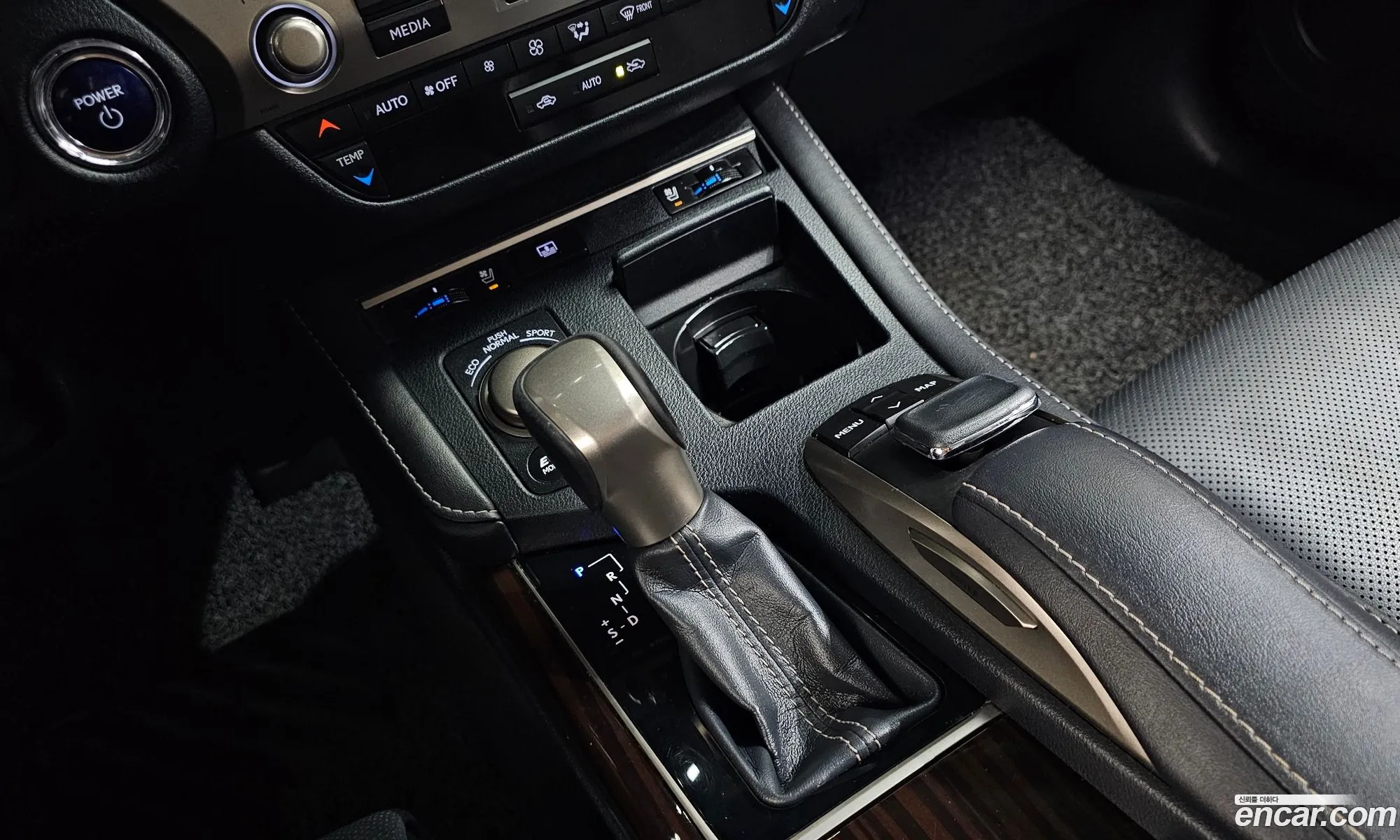 Lexus ES300h 2015 — 9