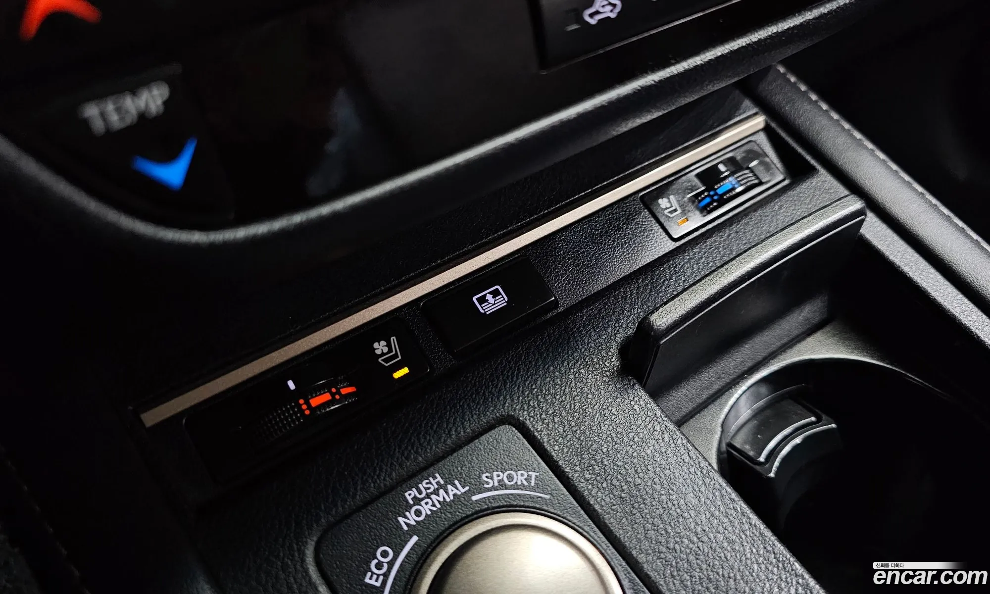 Lexus ES300h 2015 — 19