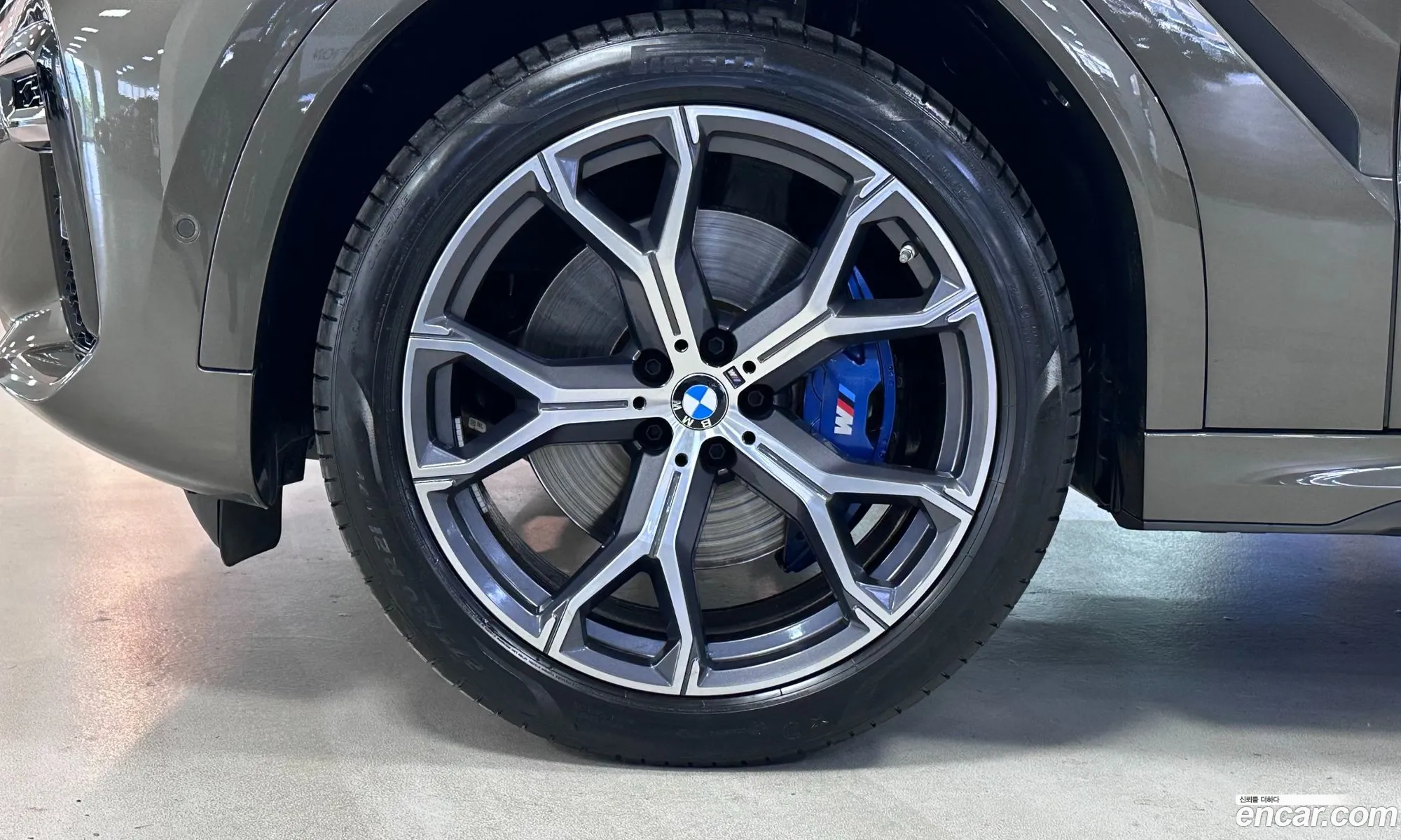 BMW X6 2023 — 18