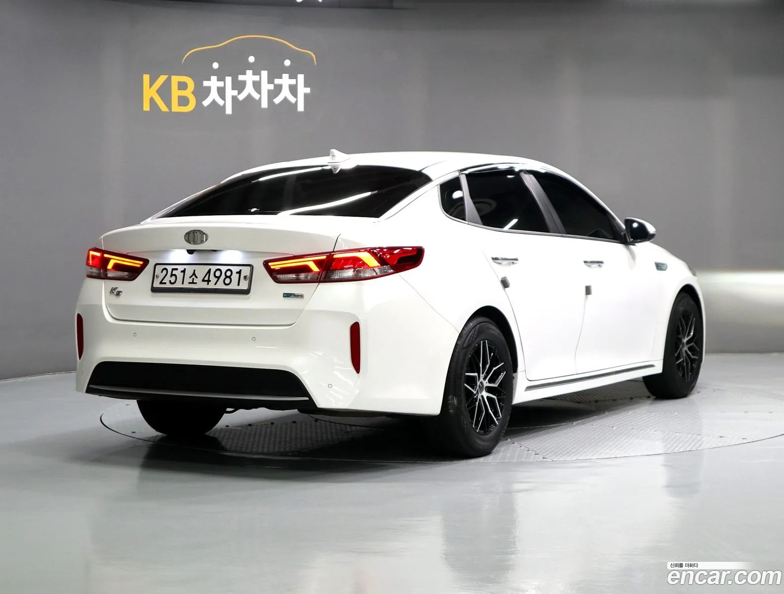 Kia K5 Hybrid 2019 — 2