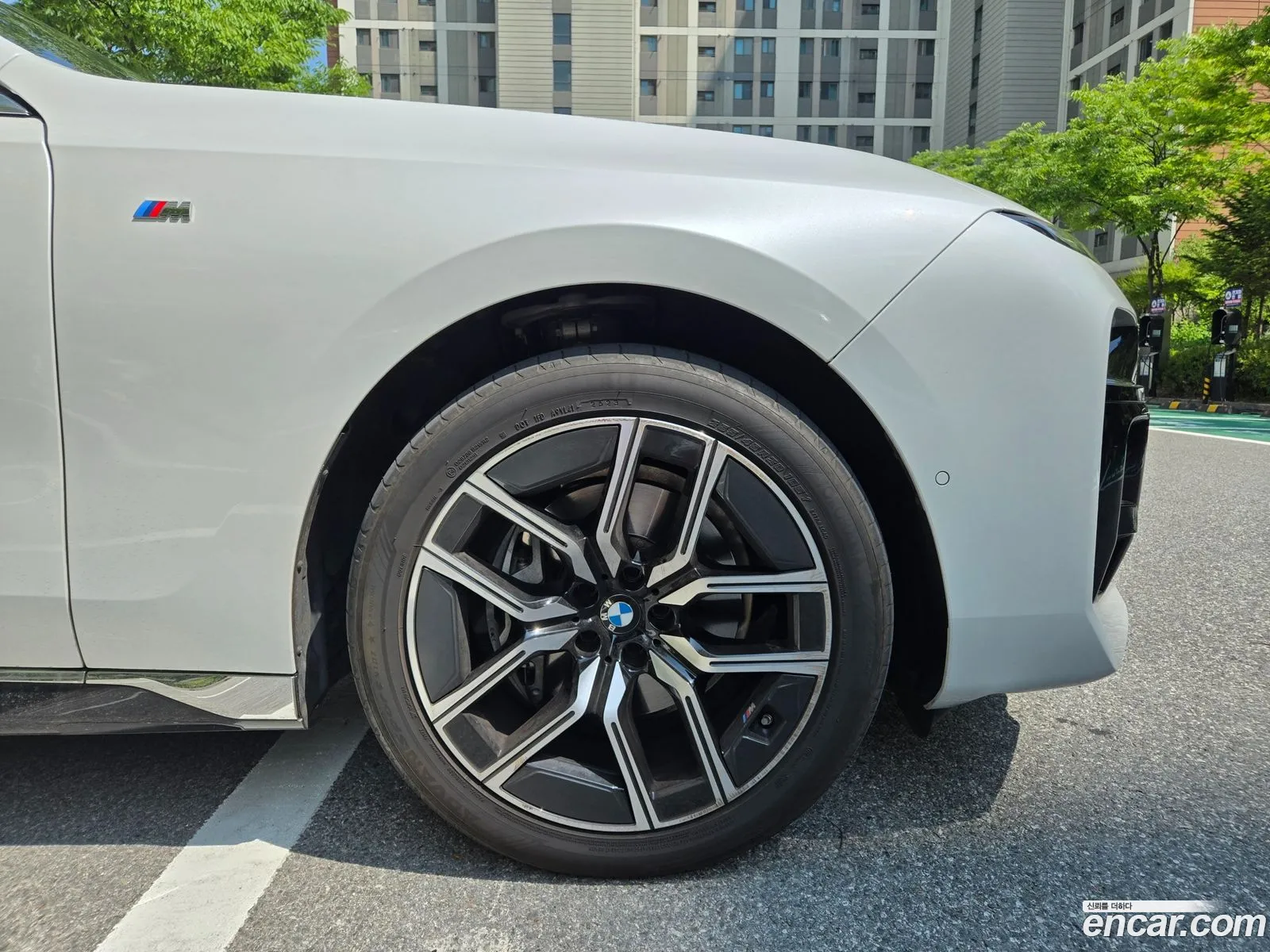 BMW 7 Series 2024 — 8
