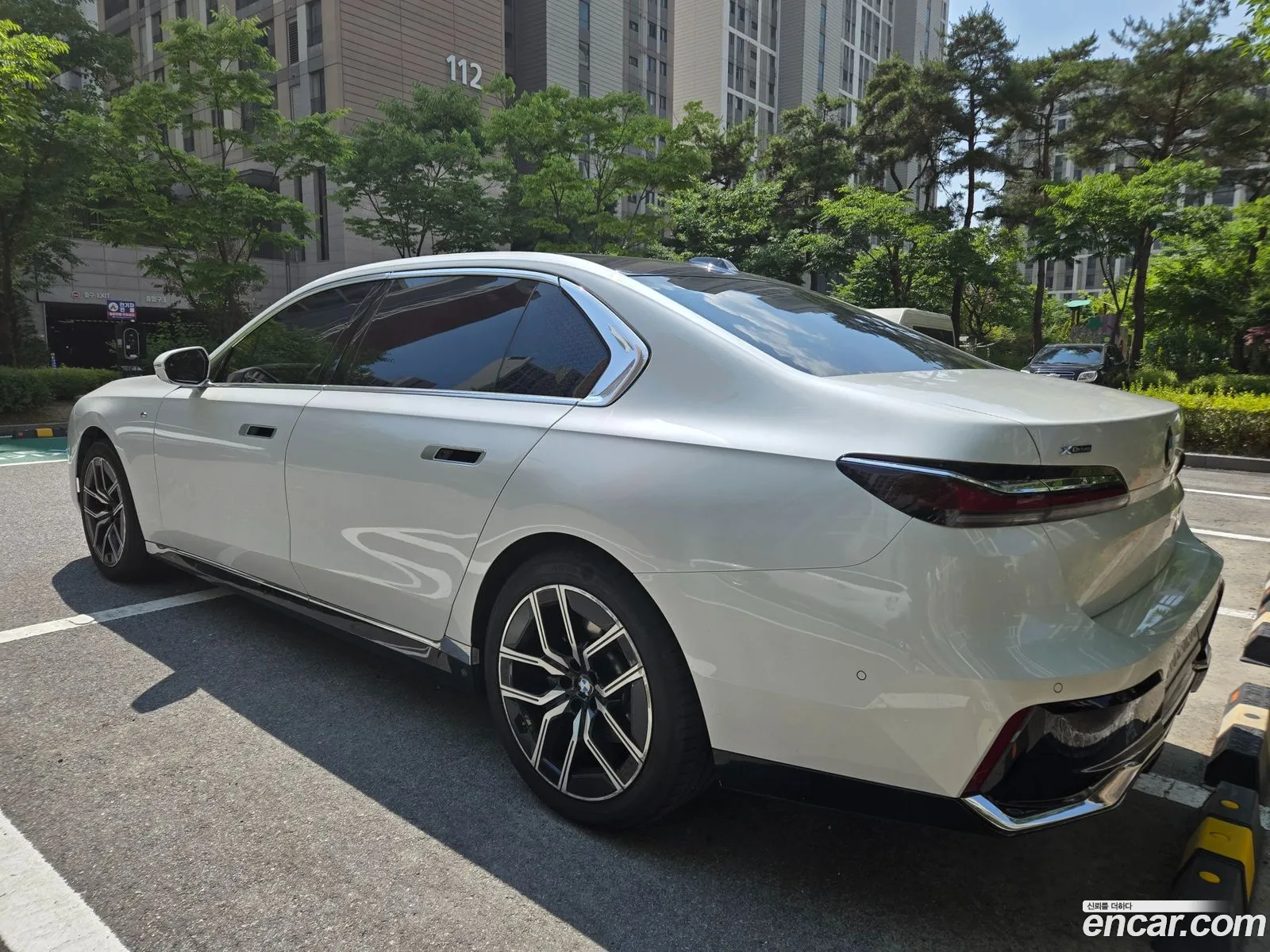 BMW 7 Series 2024 — 12