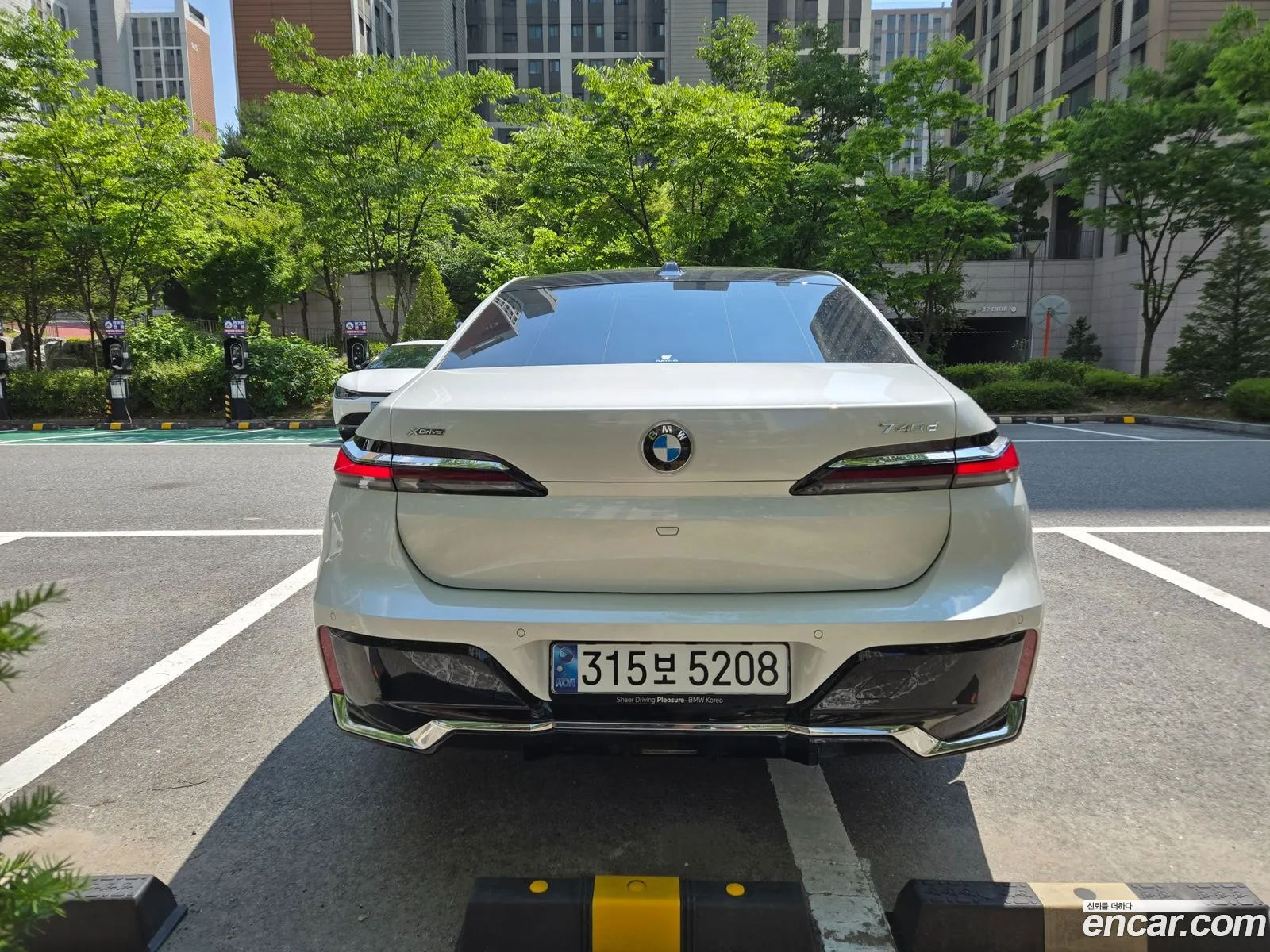 BMW 7 Series 2024 — 17