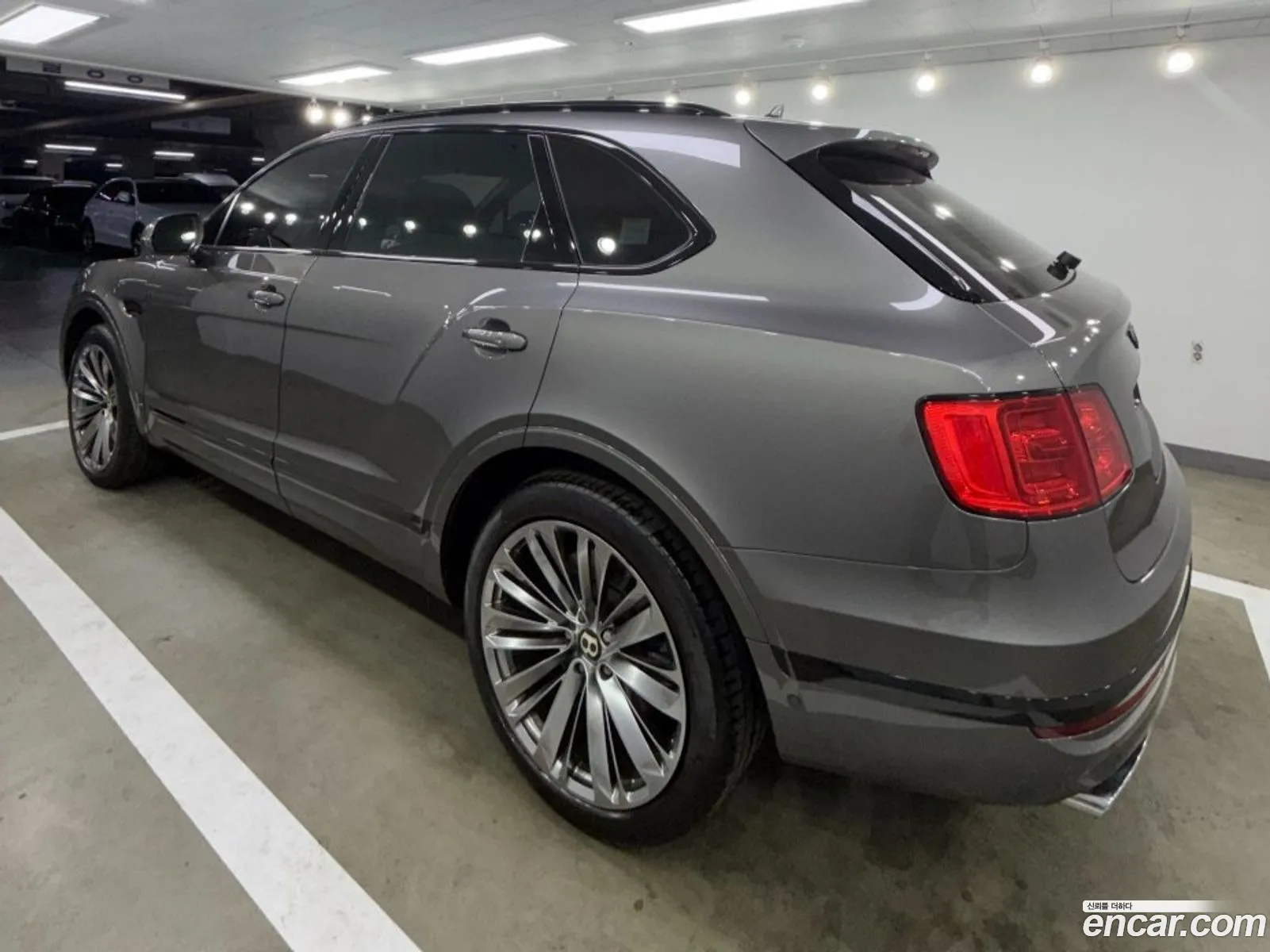 Bentley Bentayga 2017 — 14