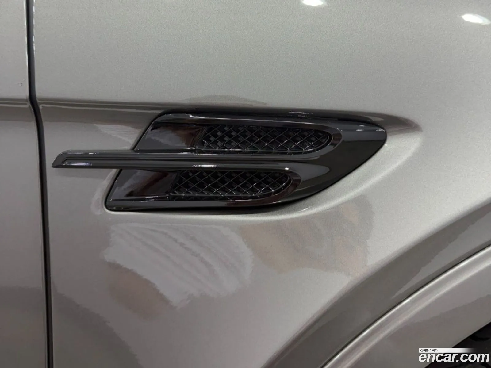 Bentley Bentayga 2017 — 17