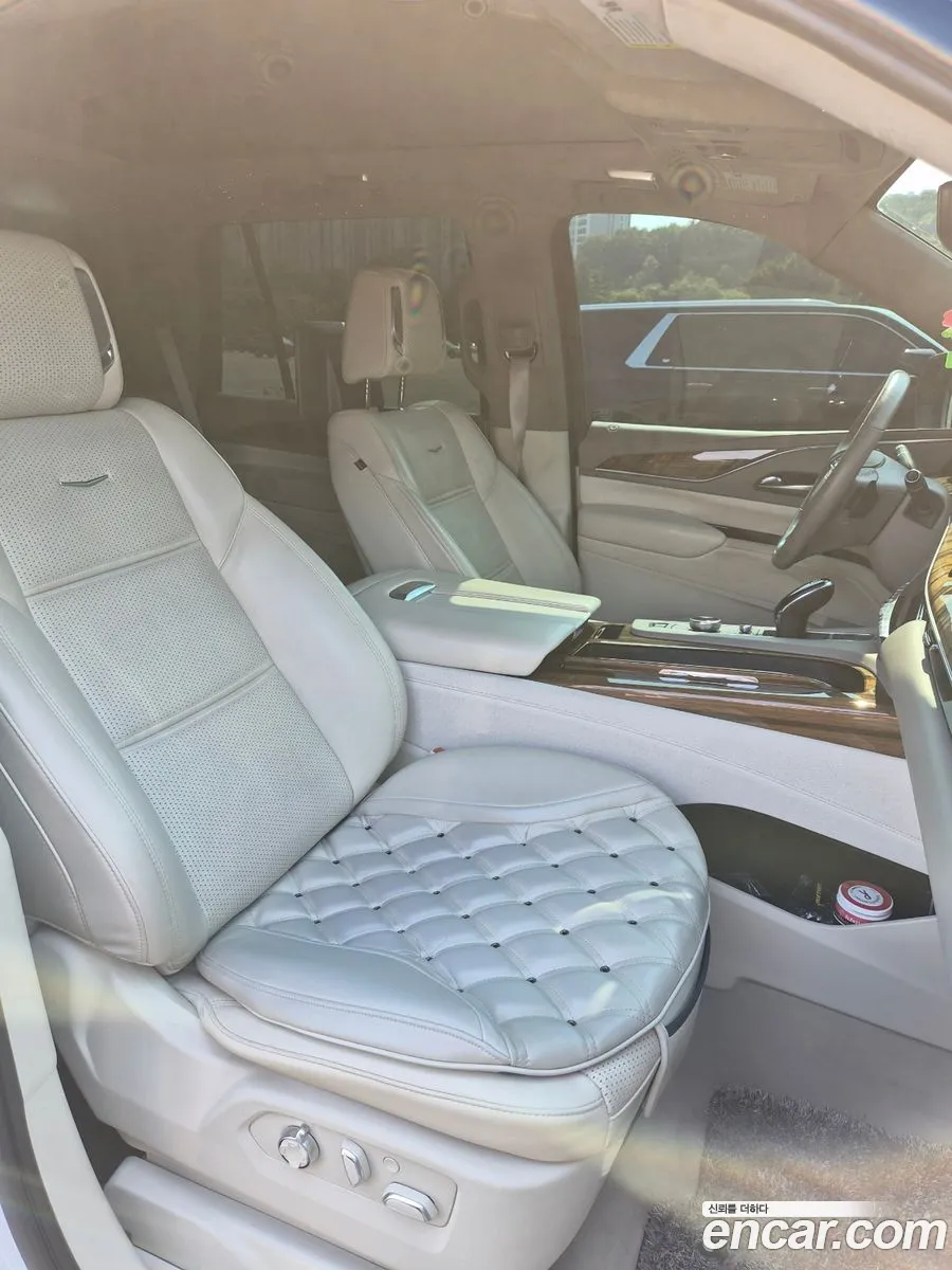 Cadillac Escalade 2022 — 16