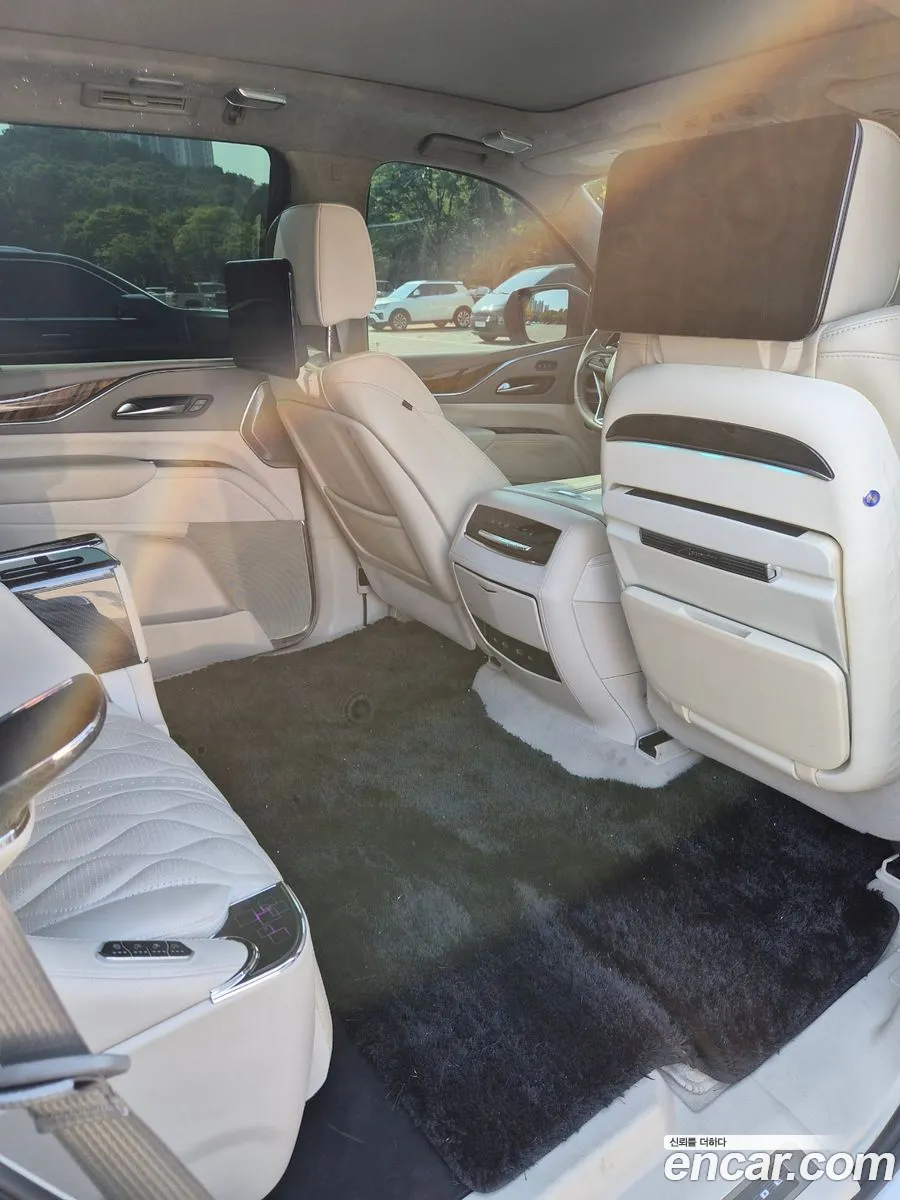 Cadillac Escalade 2022 — 2