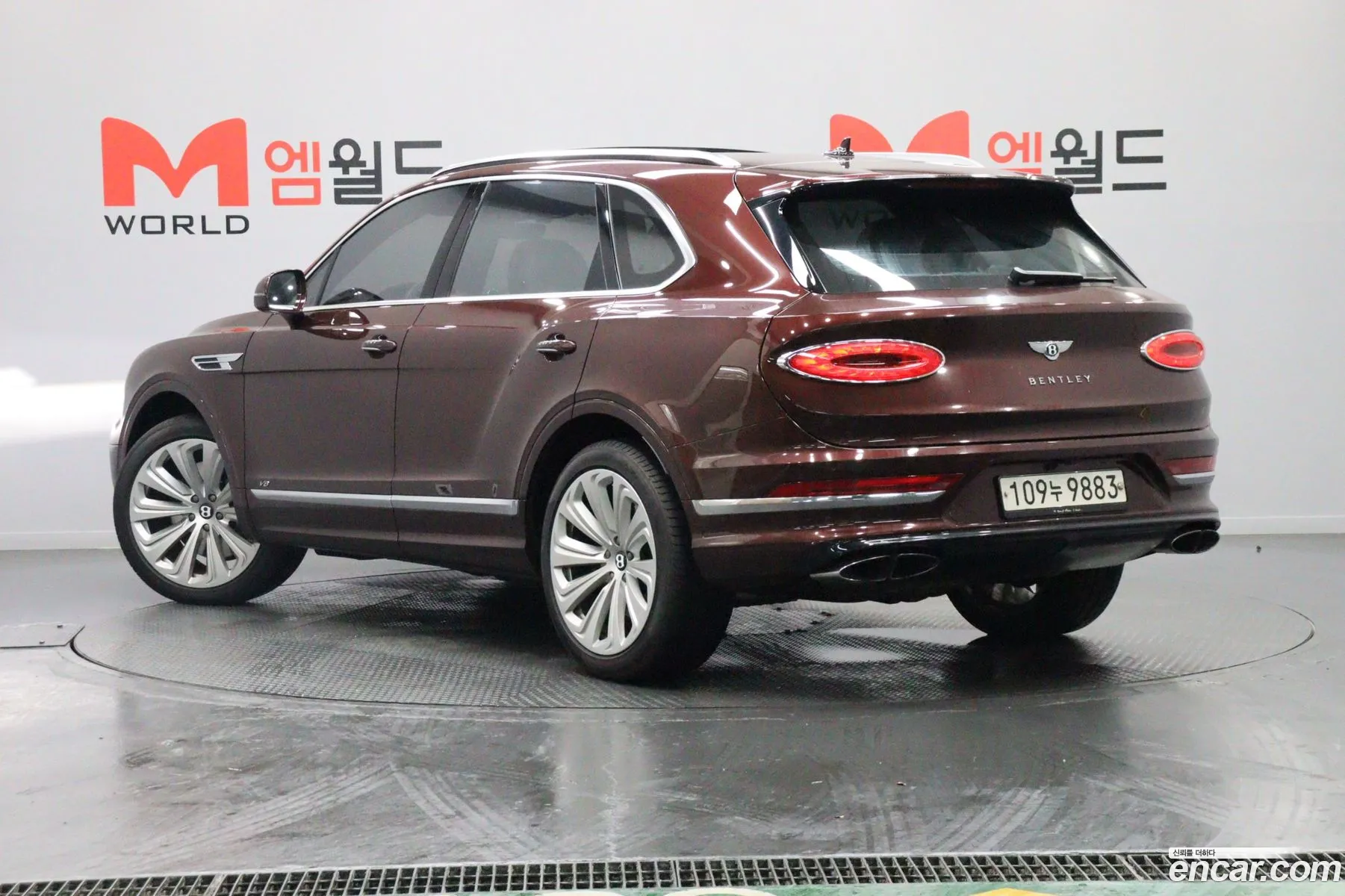 Bentley Bentayga 2021 — 8