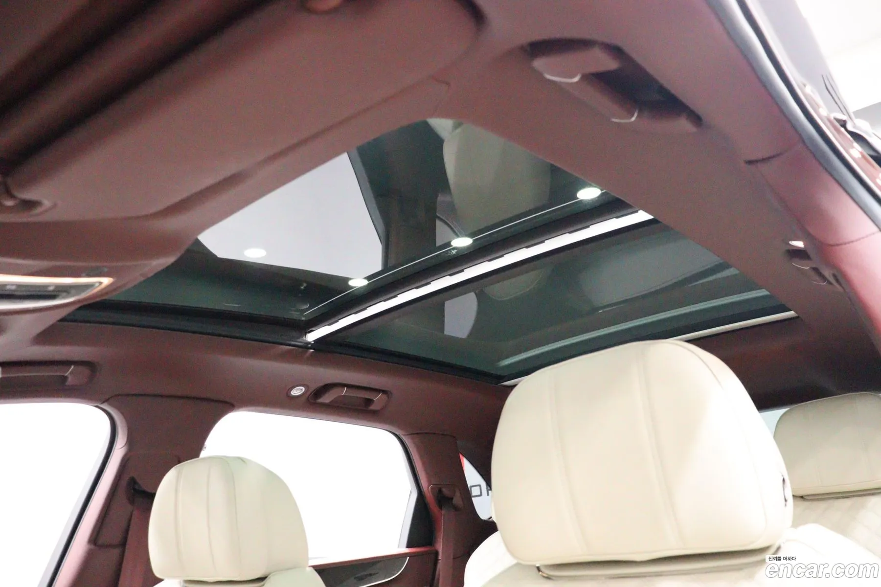 Bentley Bentayga 2021 — 17