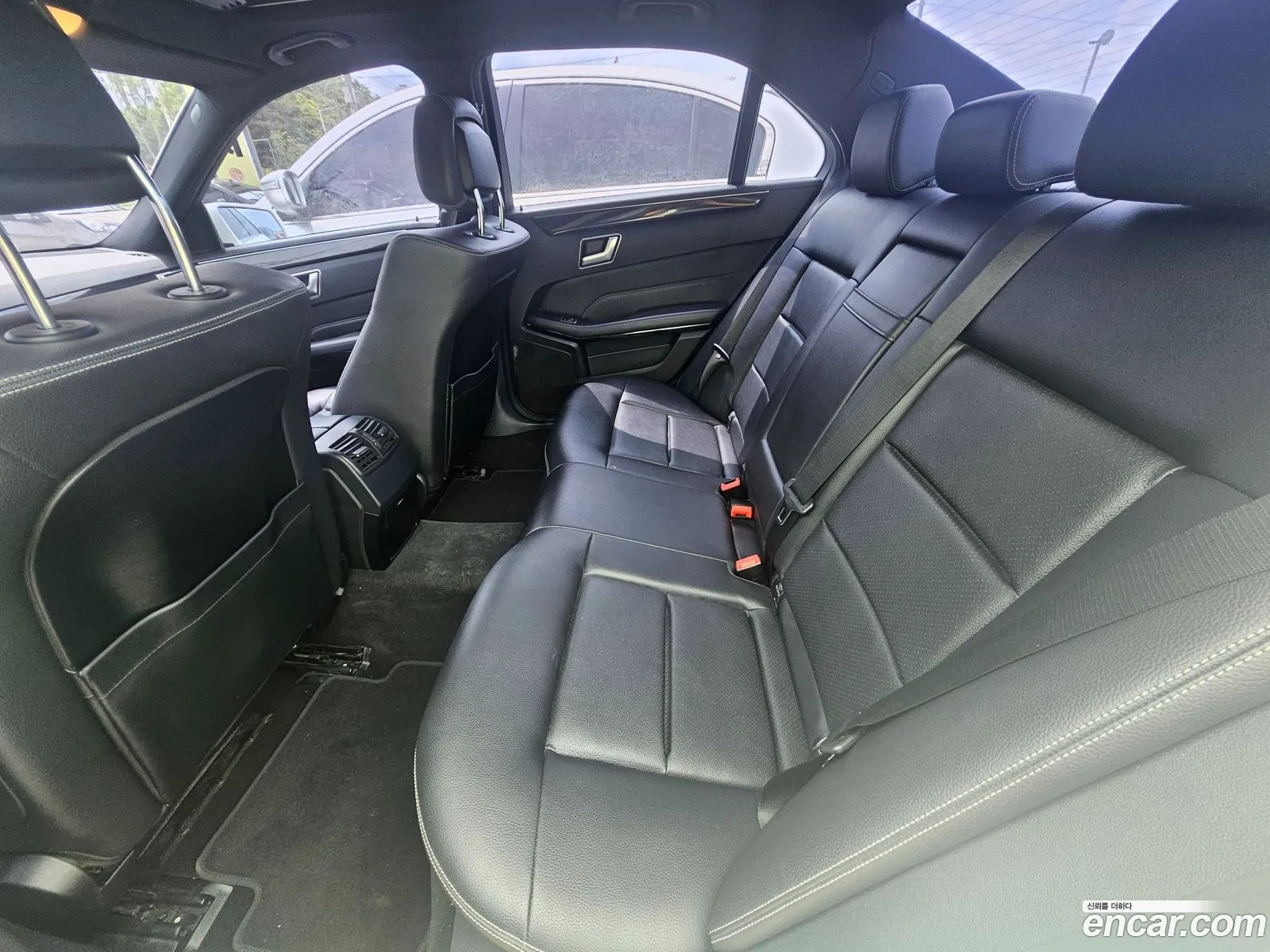 Mercedes-Benz E-Class W212 2015 — 14