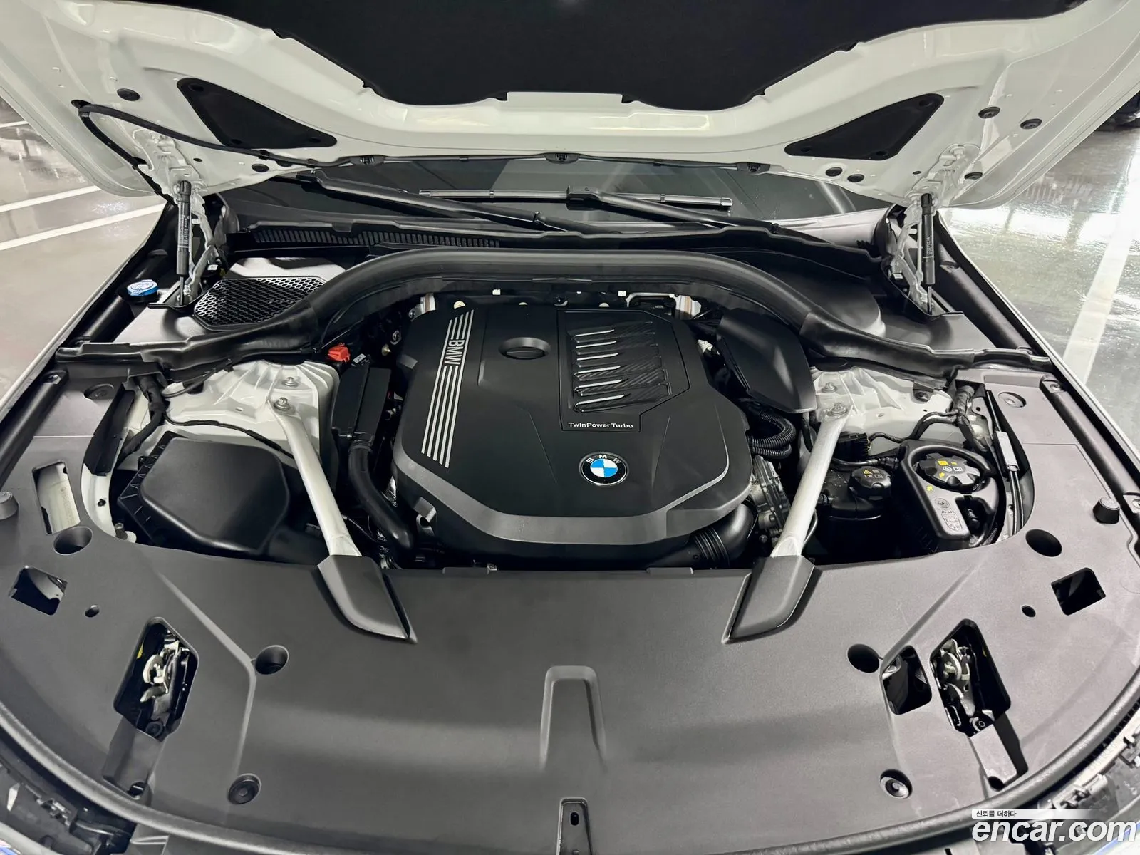 BMW 6 Series GT 2024 — 13
