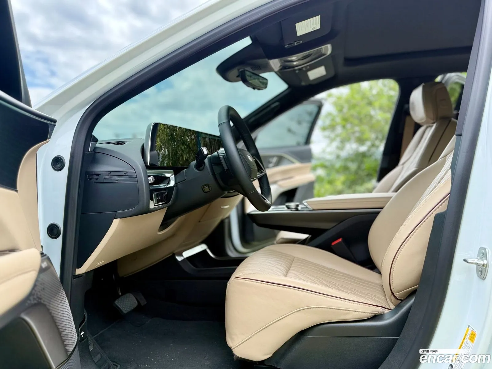 Cadillac Lyriq 2024 — 3