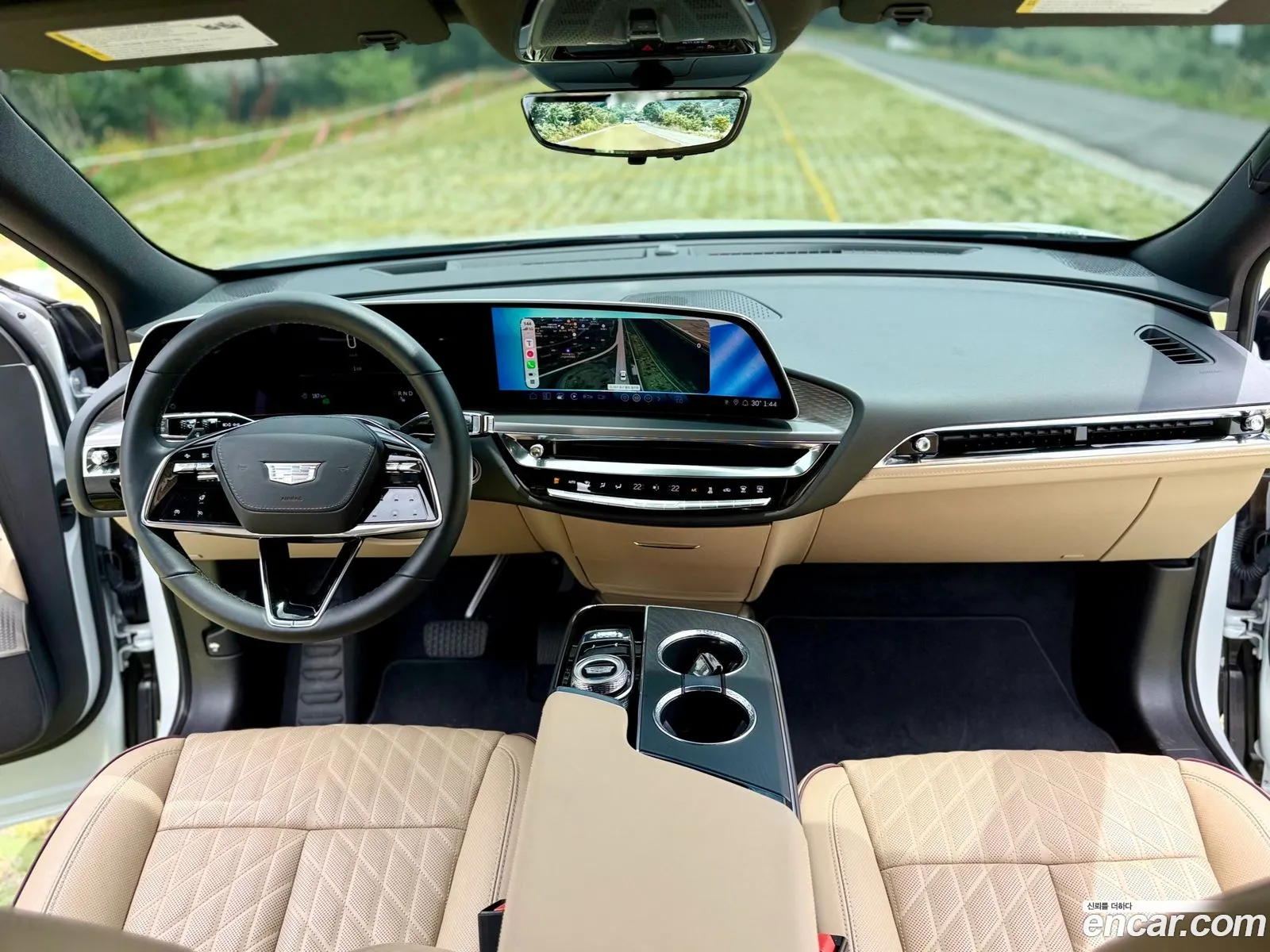 Cadillac Lyriq 2024 — 11