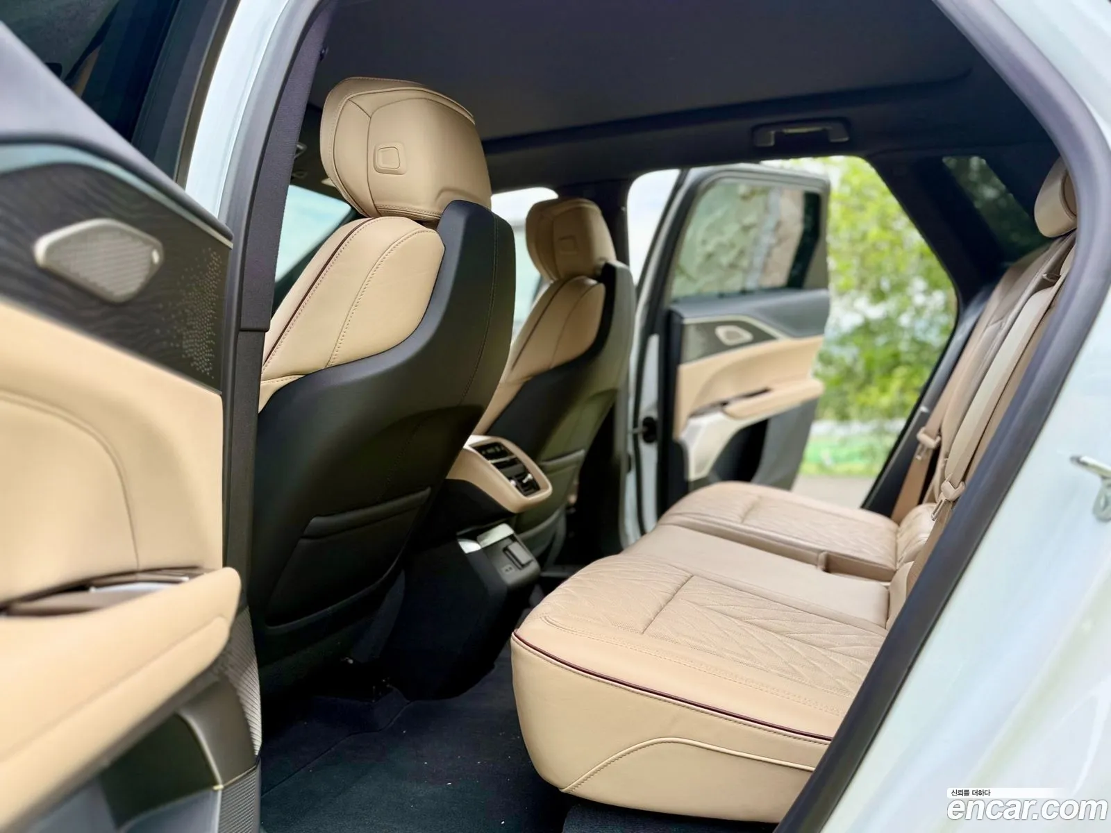 Cadillac Lyriq 2024 — 13