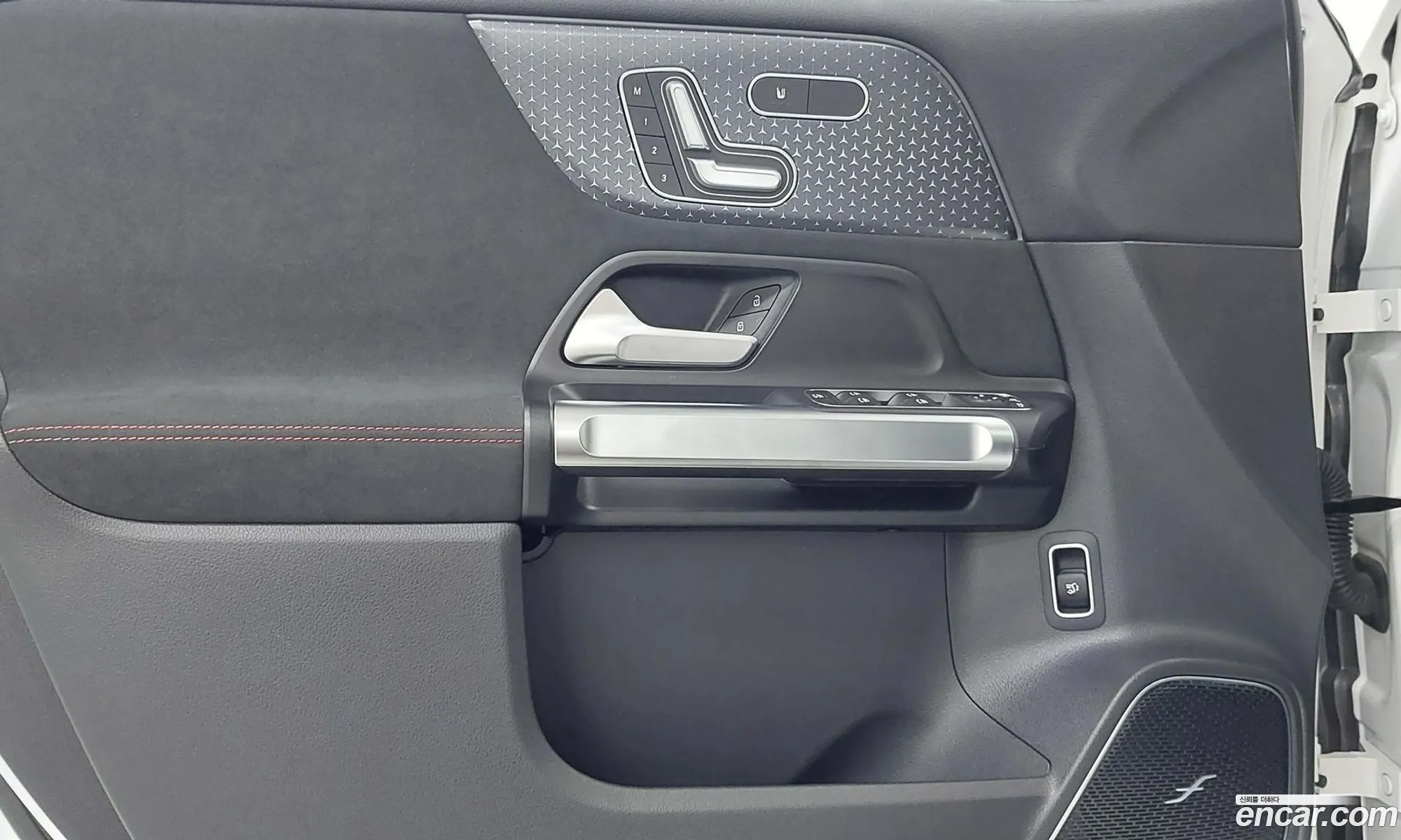 Mercedes-Benz EQB X243 2025 — 15