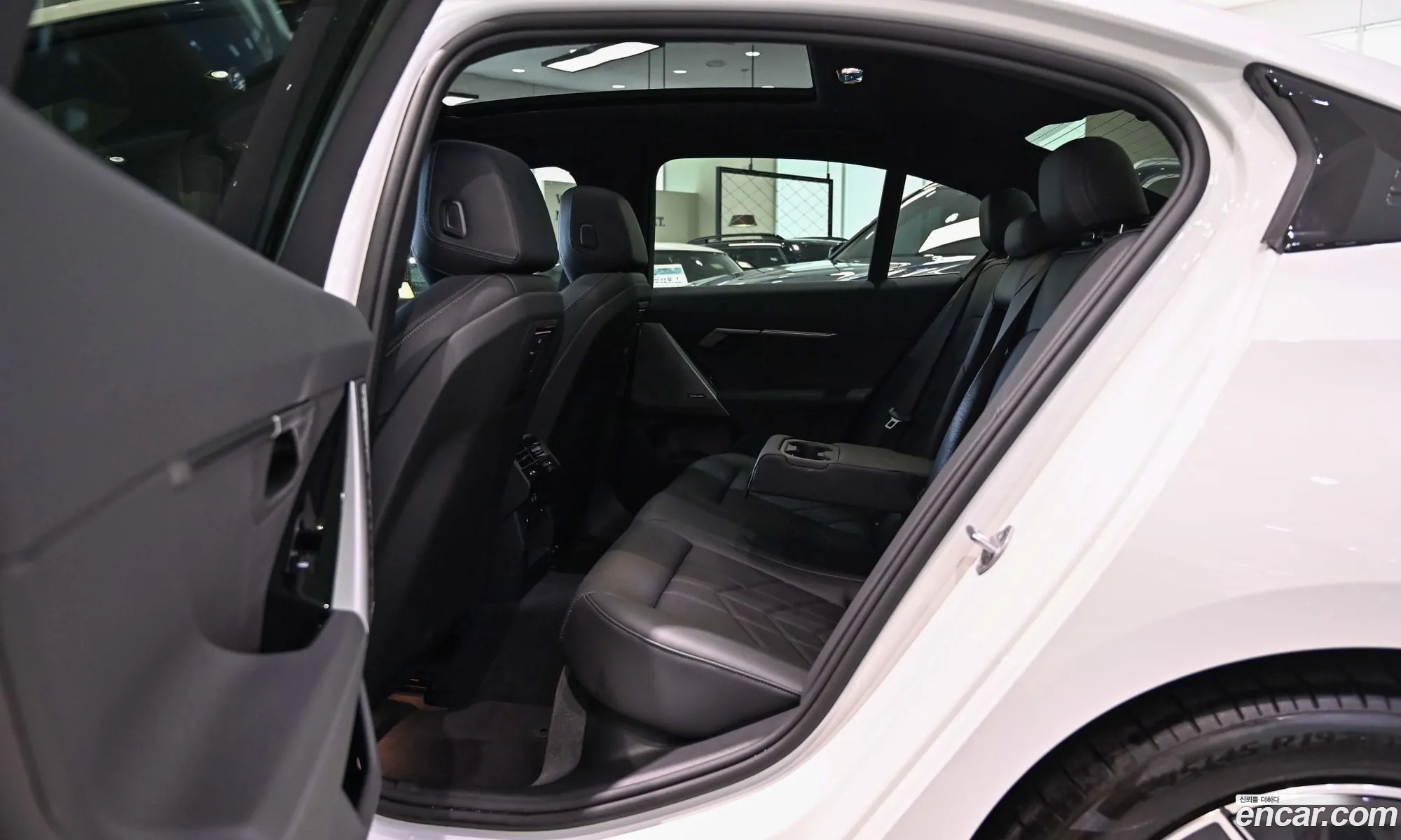 BMW 5 Series 2025 — 12