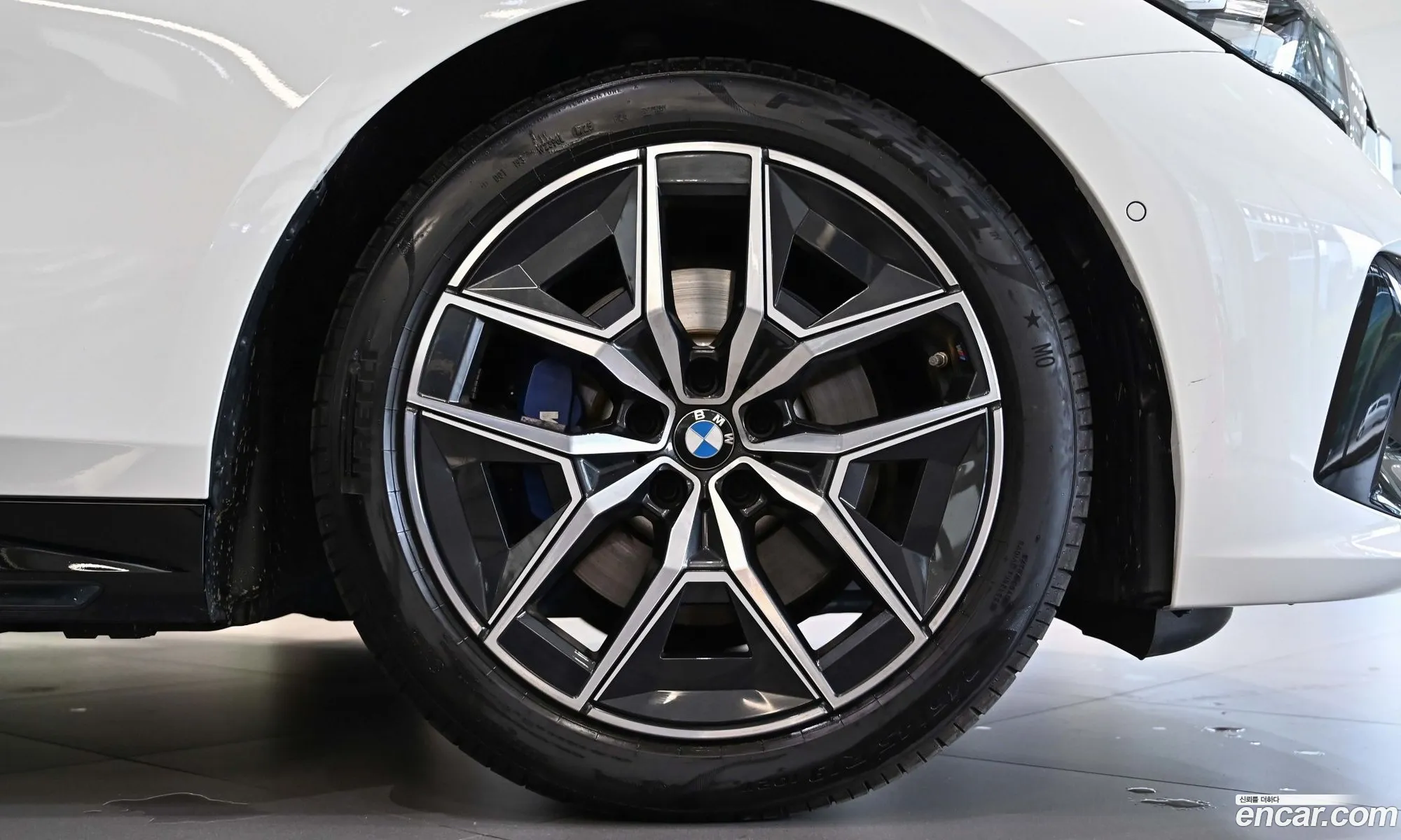 BMW 5 Series 2025 — 5