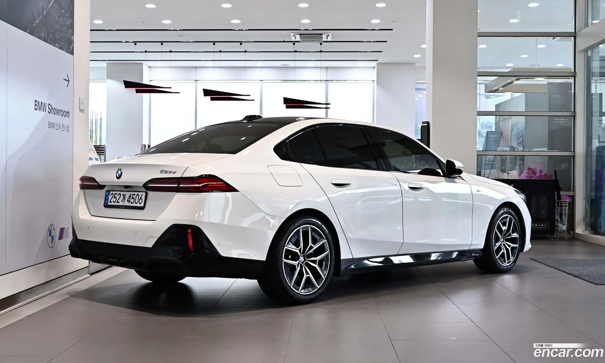 BMW 5 Series 2025 — 16