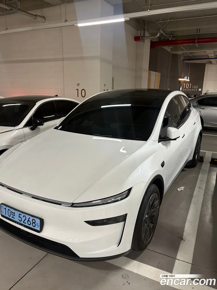 Tesla Model Y 2026 — 2