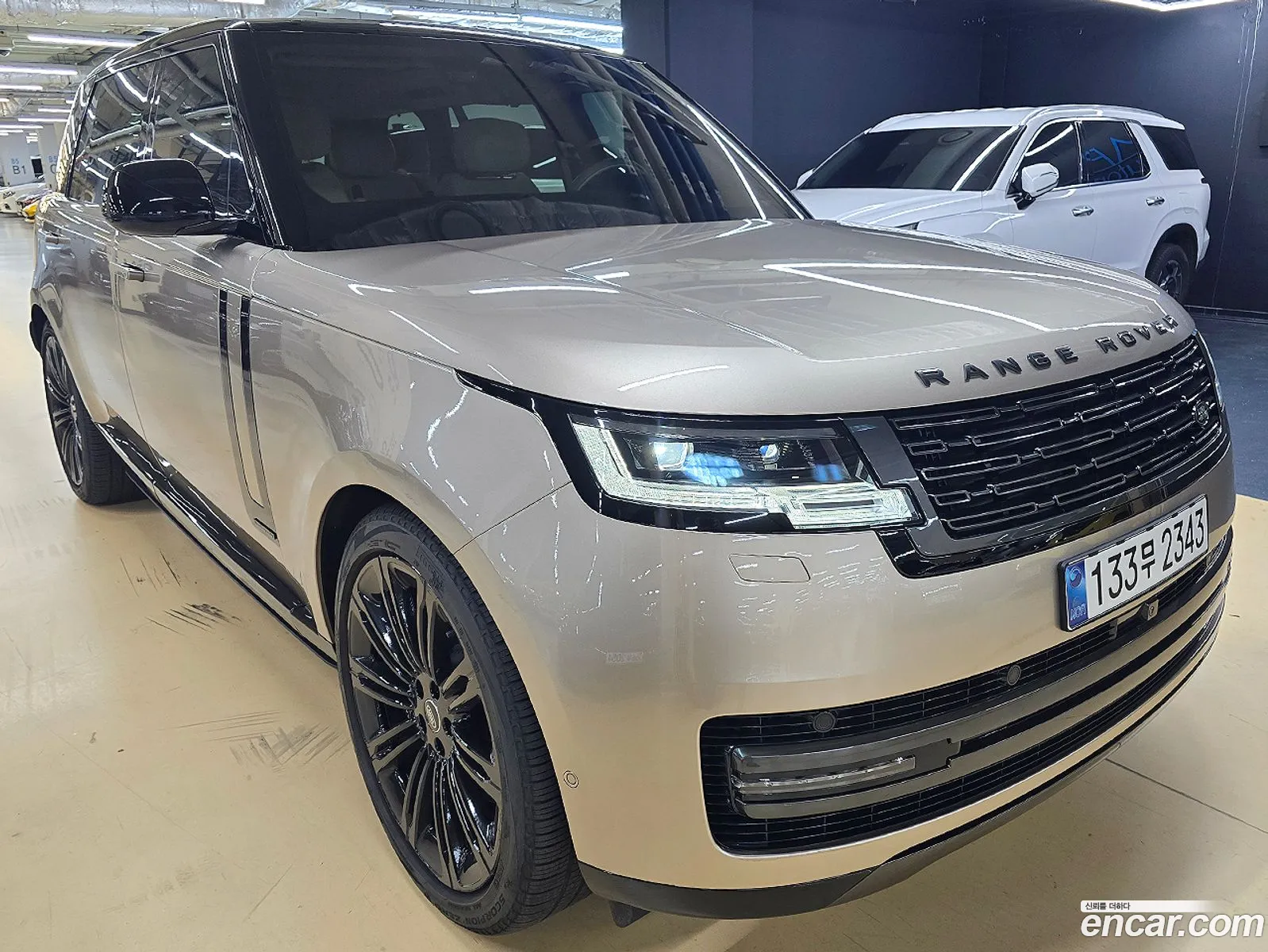 Land Rover Range Rover 2024 — 19