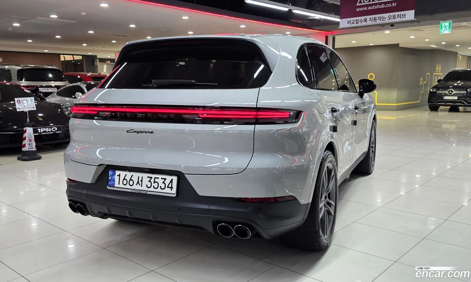 Porsche Cayenne 2023 — 18