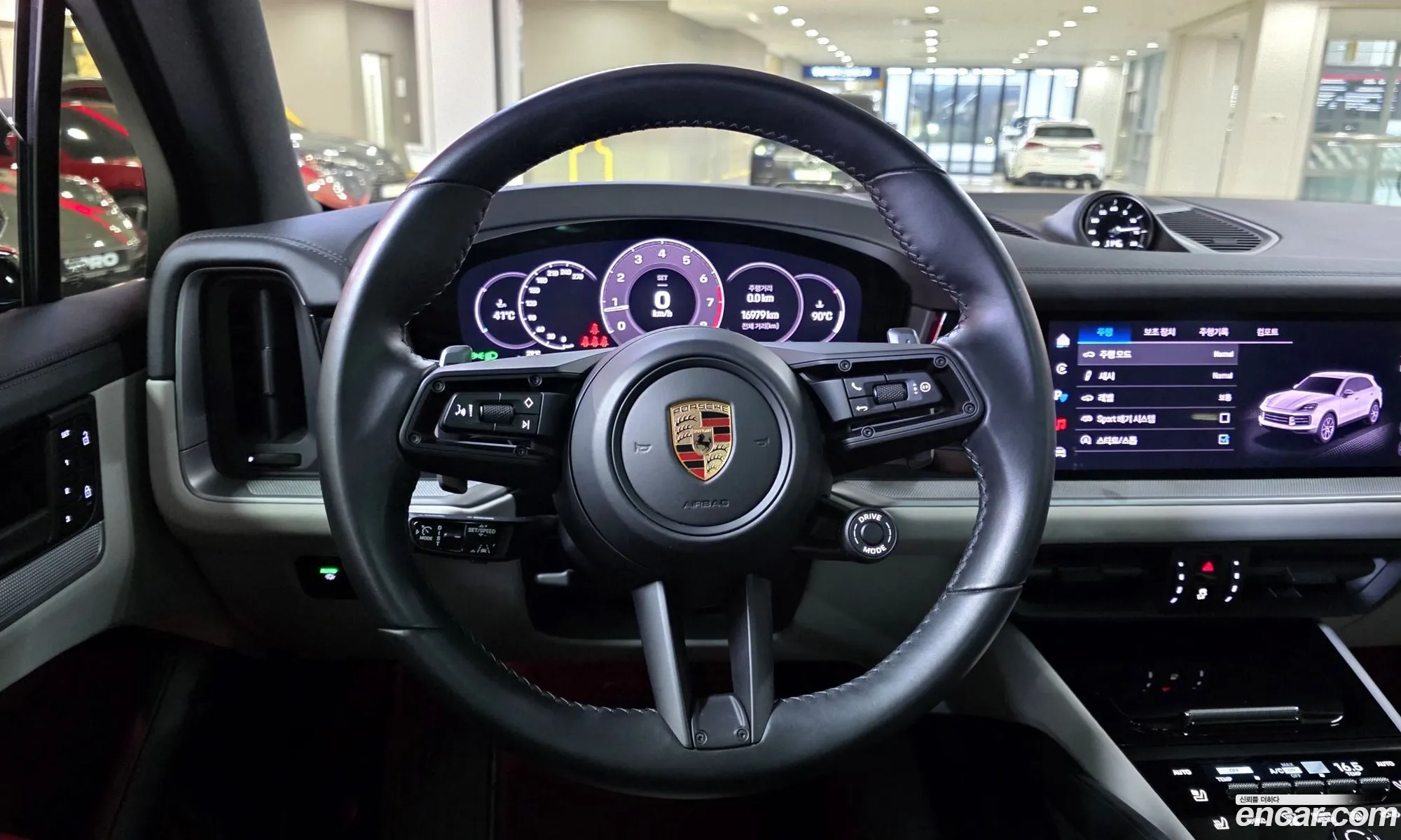 Porsche Cayenne 2023 — 19