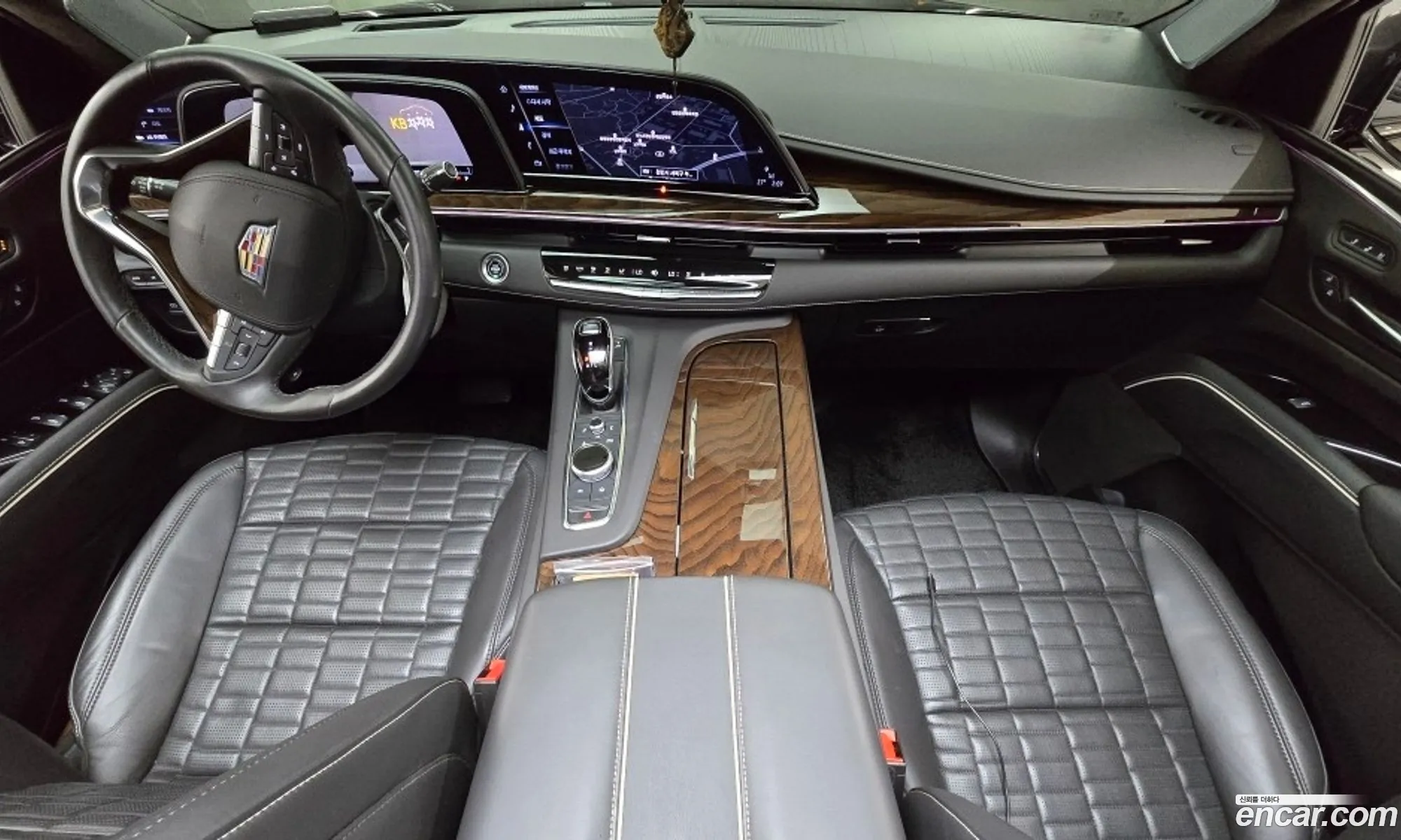 Cadillac Escalade 2023 — 18