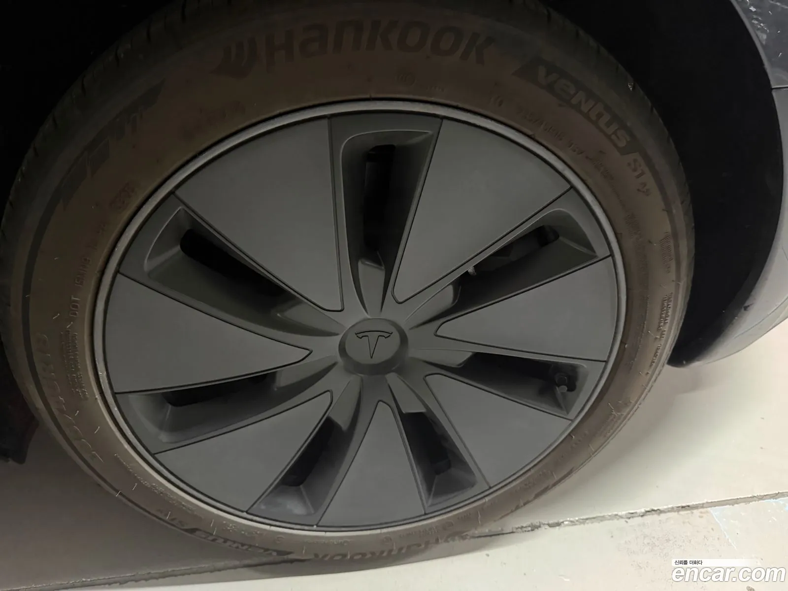 Tesla Model 3 2025 — 6