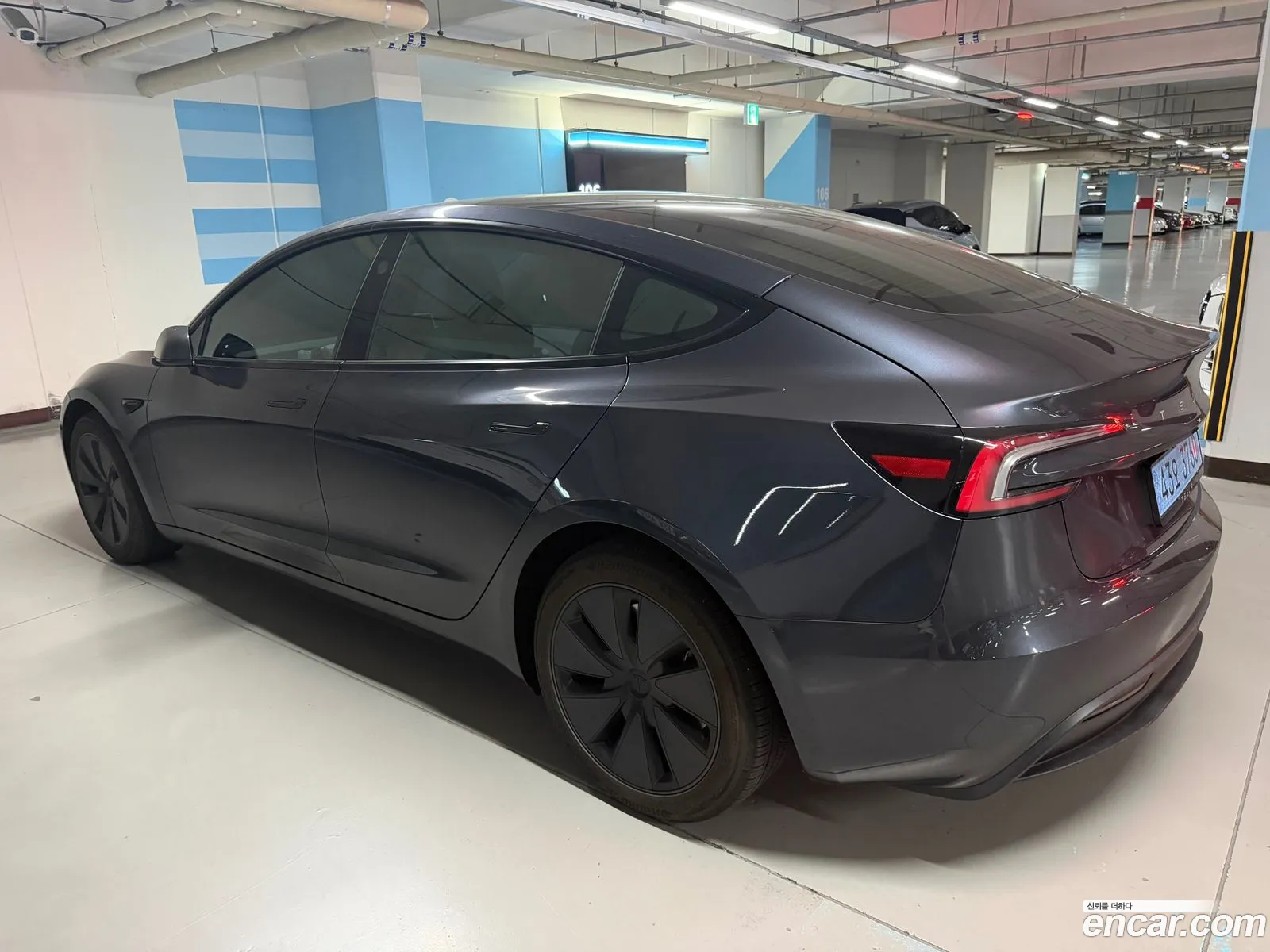 Tesla Model 3 2025 — 3