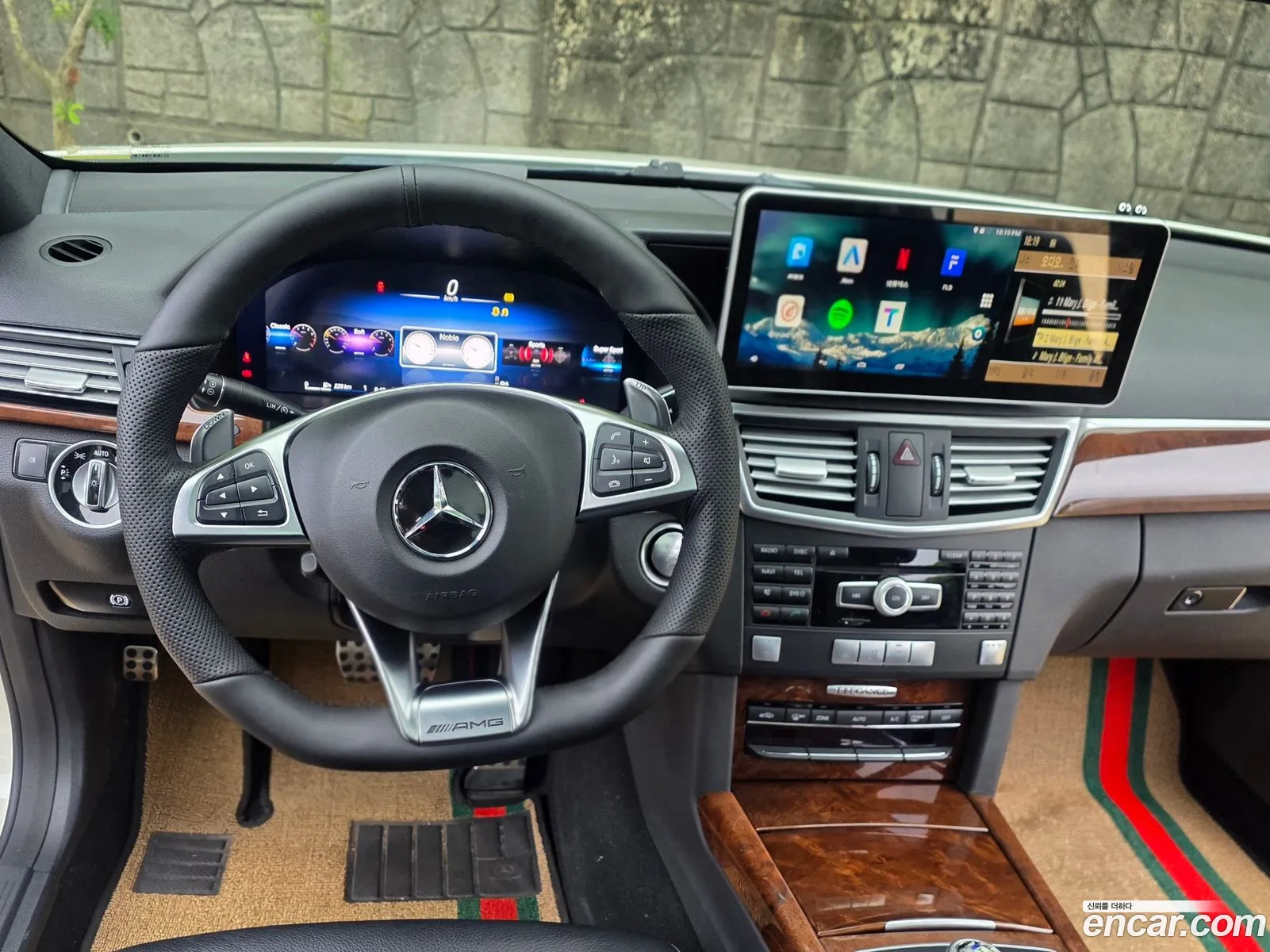 Mercedes-Benz E-Class W212 2012 — 16