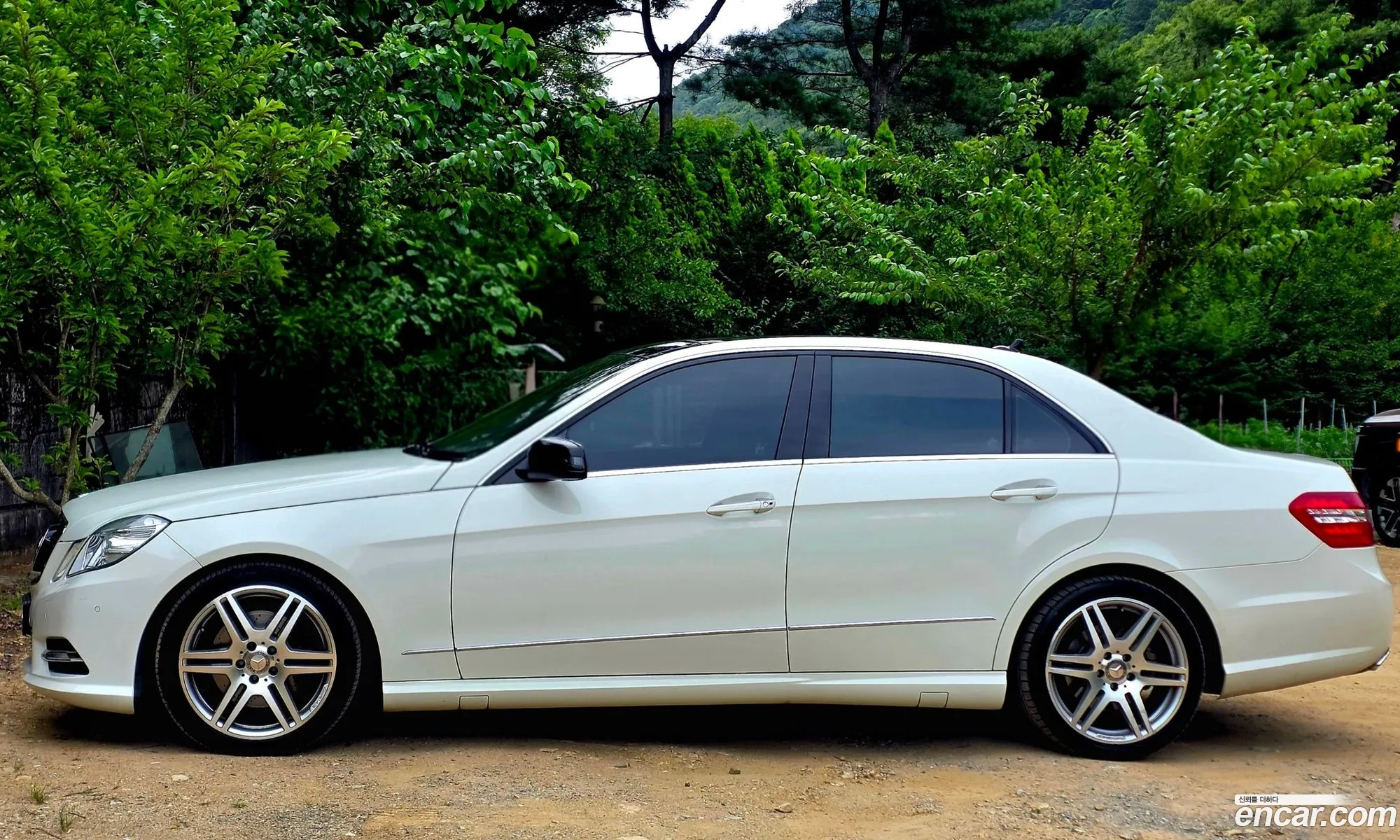 Mercedes-Benz E-Class W212 2012 — 12